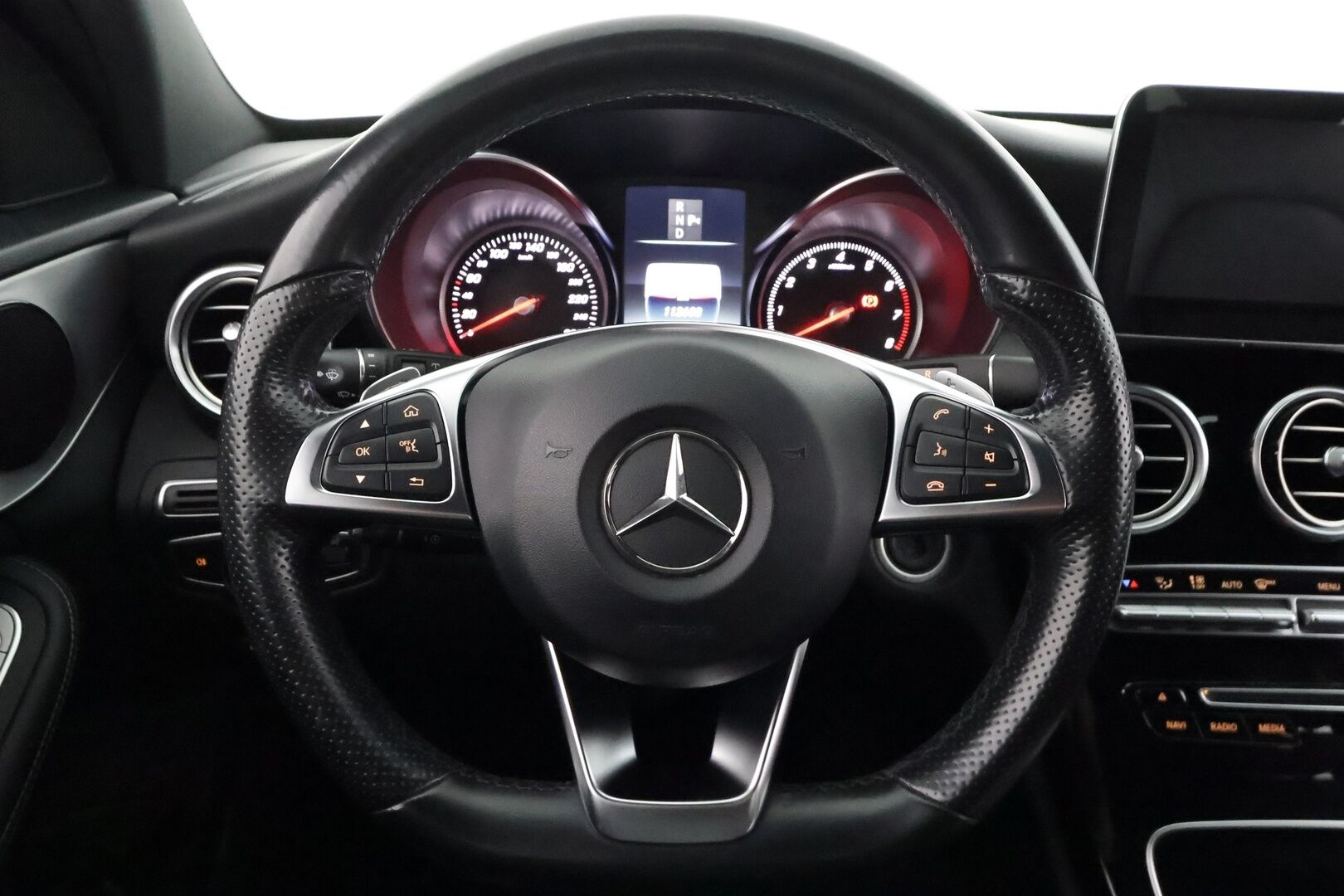 Mercedes-Benz C 2016 200 T A Business AMG - | Nahkaverhoilu | ILS-LED | Sporttipenkit | P.tutkat | Apple & Android | Dynamic Select | Bluetooth | 2x renkaat aluin | Hyvä huoltohistoria | 