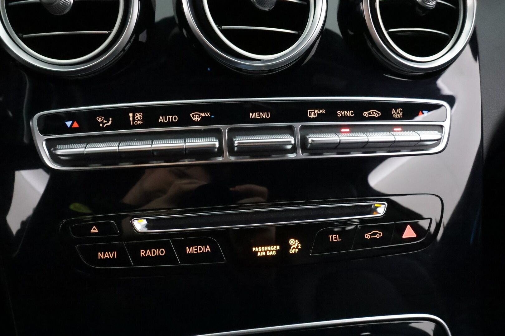 Mercedes-Benz C 2016 200 T A Business AMG - | Nahkaverhoilu | ILS-LED | Sporttipenkit | P.tutkat | Apple & Android | Dynamic Select | Bluetooth | 2x renkaat aluin | Hyvä huoltohistoria | 