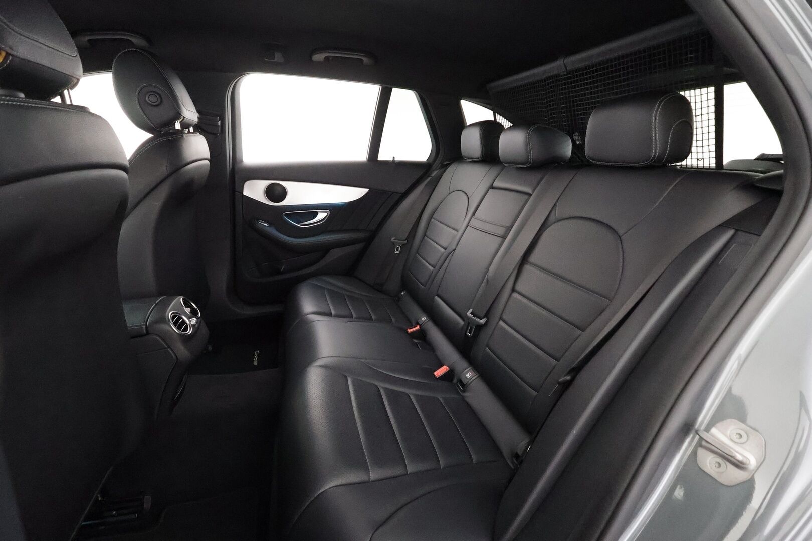 Mercedes-Benz C 2016 200 T A Business AMG - | Nahkaverhoilu | ILS-LED | Sporttipenkit | P.tutkat | Apple & Android | Dynamic Select | Bluetooth | 2x renkaat aluin | Hyvä huoltohistoria | 