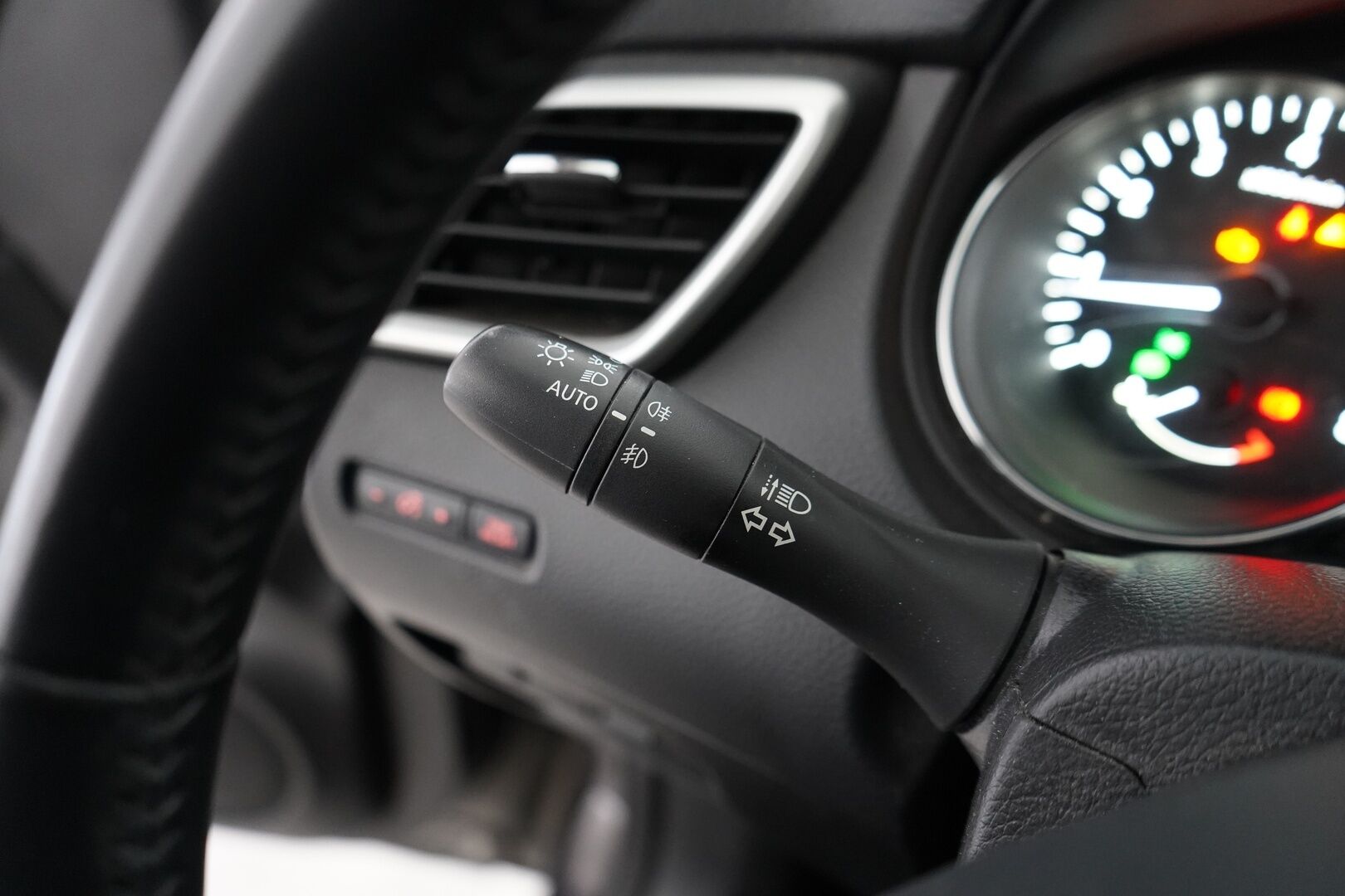 Nissan Qashqai 2016 YritysOutlet - Myydään vain yrityksille - Suomi-auto / Kahdet renkaat / Kattava huoltohistoria!