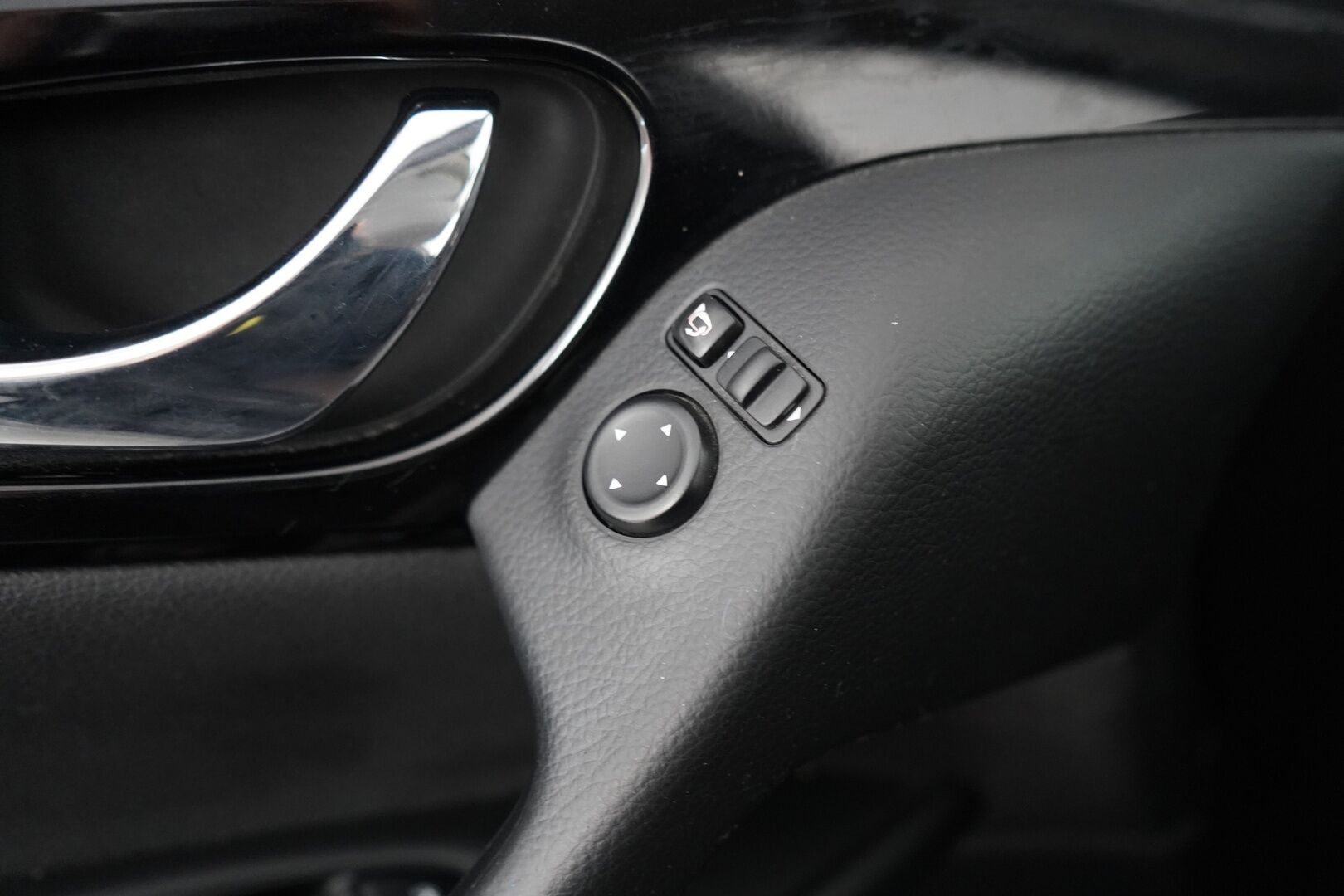 Nissan Qashqai 2016 YritysOutlet - Myydään vain yrityksille - Suomi-auto / Kahdet renkaat / Kattava huoltohistoria!