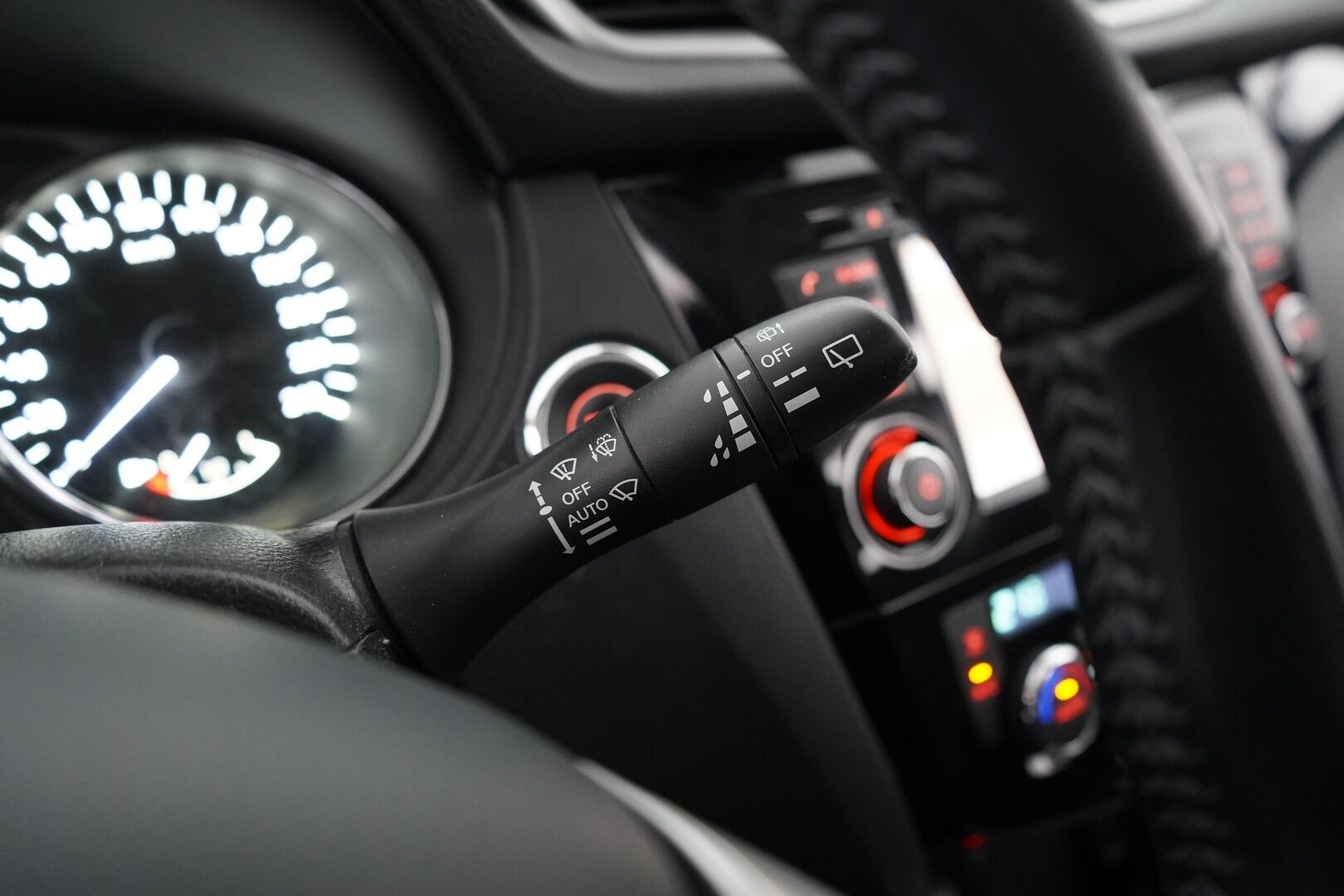 Nissan Qashqai 2016 YritysOutlet - Myydään vain yrityksille - Suomi-auto / Kahdet renkaat / Kattava huoltohistoria!
