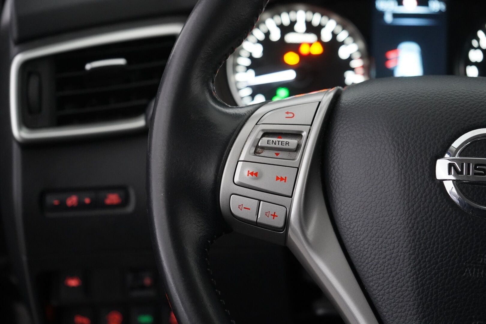 Nissan Qashqai 2016 YritysOutlet - Myydään vain yrityksille - Suomi-auto / Kahdet renkaat / Kattava huoltohistoria!