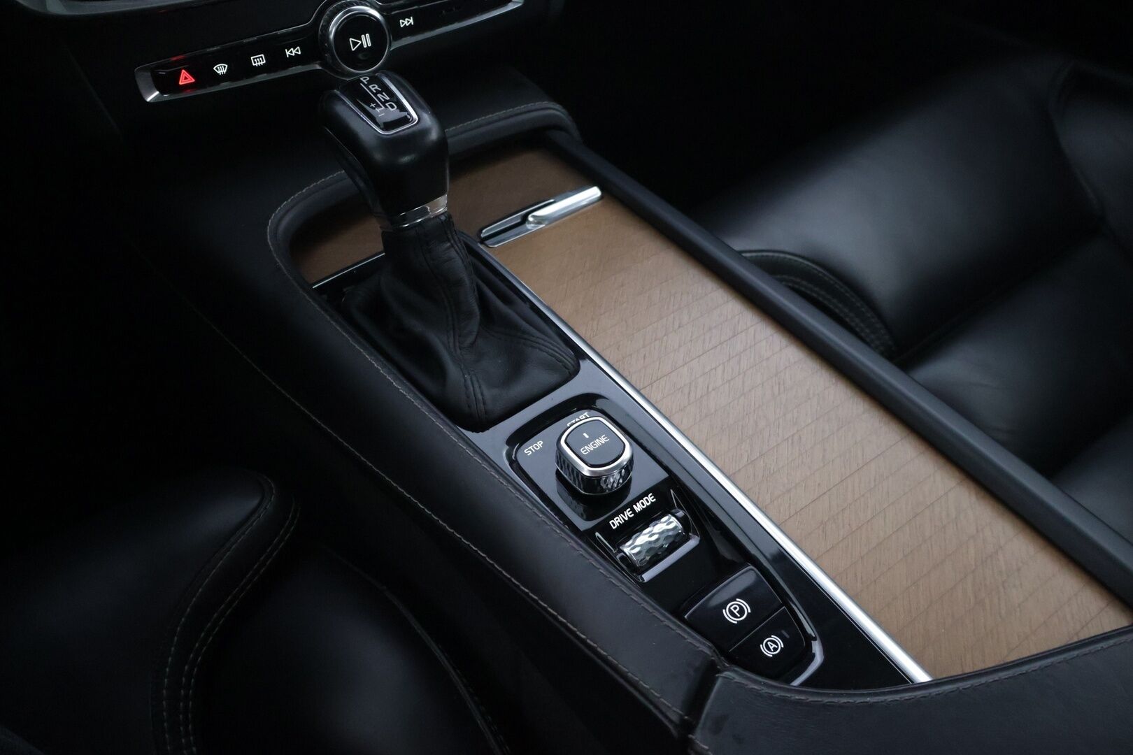Volvo S90 2017 D5 AWD Inscription aut - | Huippu varusteet | Bower & Wilkins | 360-Kamera | BLIS | Sähkökoukku | Kattoluukku | Webasto | HUD | Adapt.LED | Adapt.Vakkari | 