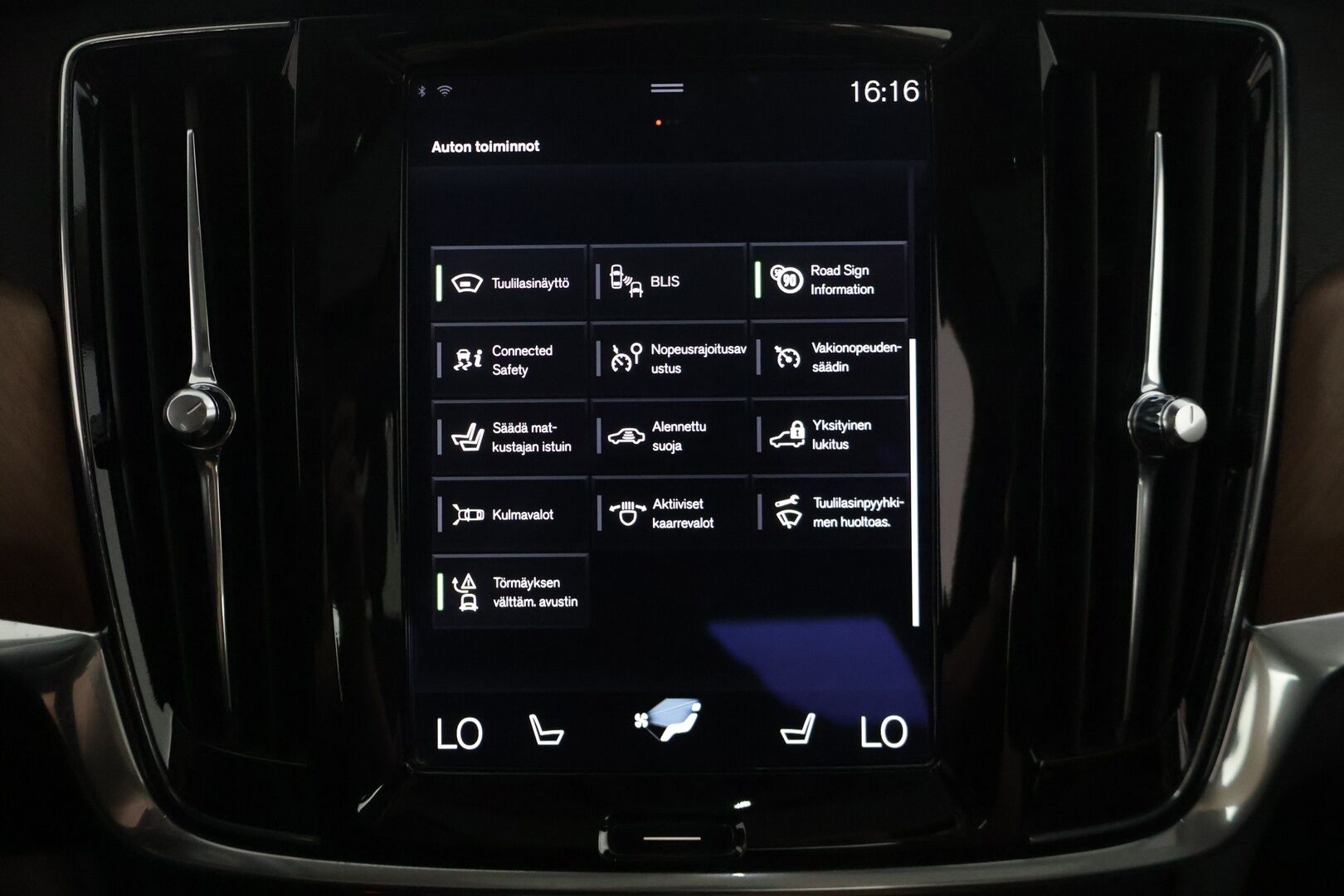 Volvo S90 2017 D5 AWD Inscription aut - | Huippu varusteet | Bower & Wilkins | 360-Kamera | BLIS | Sähkökoukku | Kattoluukku | Webasto | HUD | Adapt.LED | Adapt.Vakkari | 