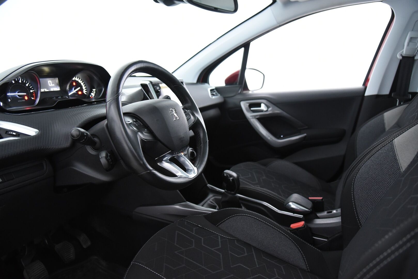 Peugeot 2008 2017 Active VTi 82 / Suomi-Auto / P.tutka / Lasikatto / Vakkari - 2x Aluvanteet 