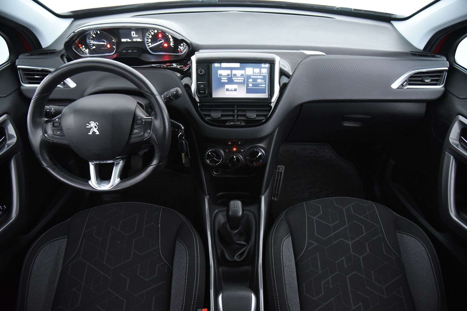Peugeot 2008 2017 Active VTi 82 / Suomi-Auto / P.tutka / Lasikatto / Vakkari - 2x Aluvanteet 