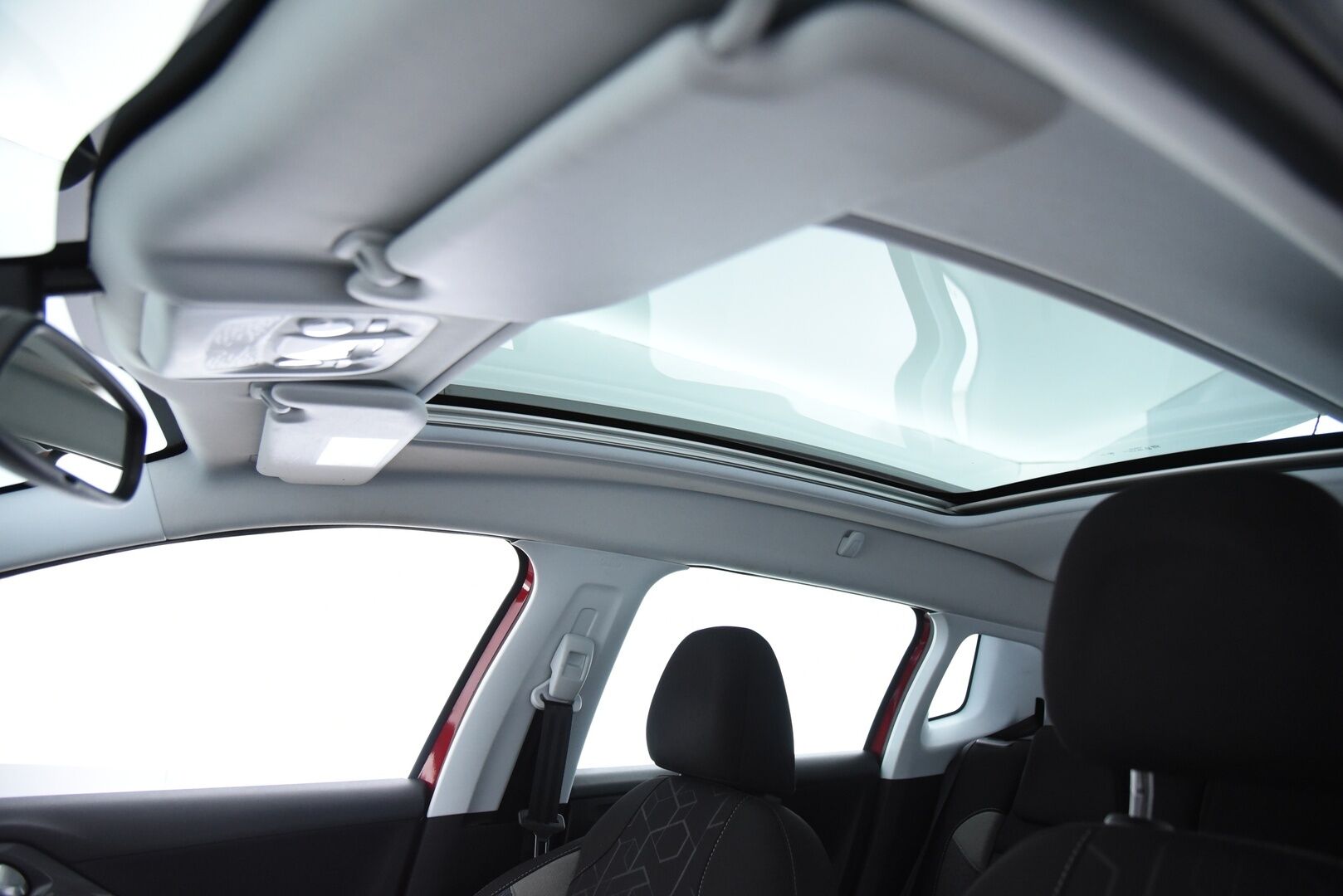 Peugeot 2008 2017 Active VTi 82 / Suomi-Auto / P.tutka / Lasikatto / Vakkari - 2x Aluvanteet 