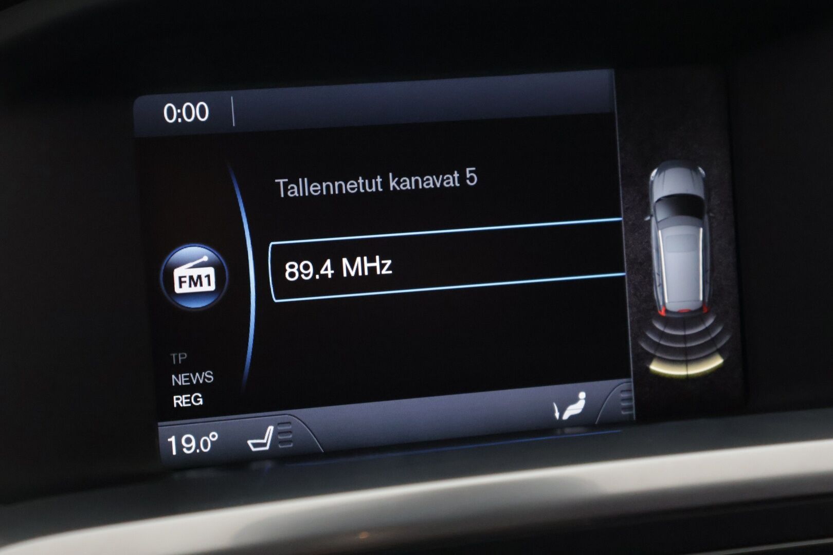 Volvo V60 2014 D4 Momentum - Juuri katsastettu | Vakkari | Webasto | Tutka | Läm. istuimet | Koukku | 2x renkaat
