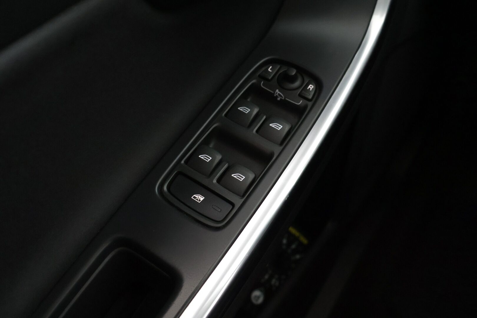 Volvo V60 2014 D4 Momentum - Juuri katsastettu | Vakkari | Webasto | Tutka | Läm. istuimet | Koukku | 2x renkaat