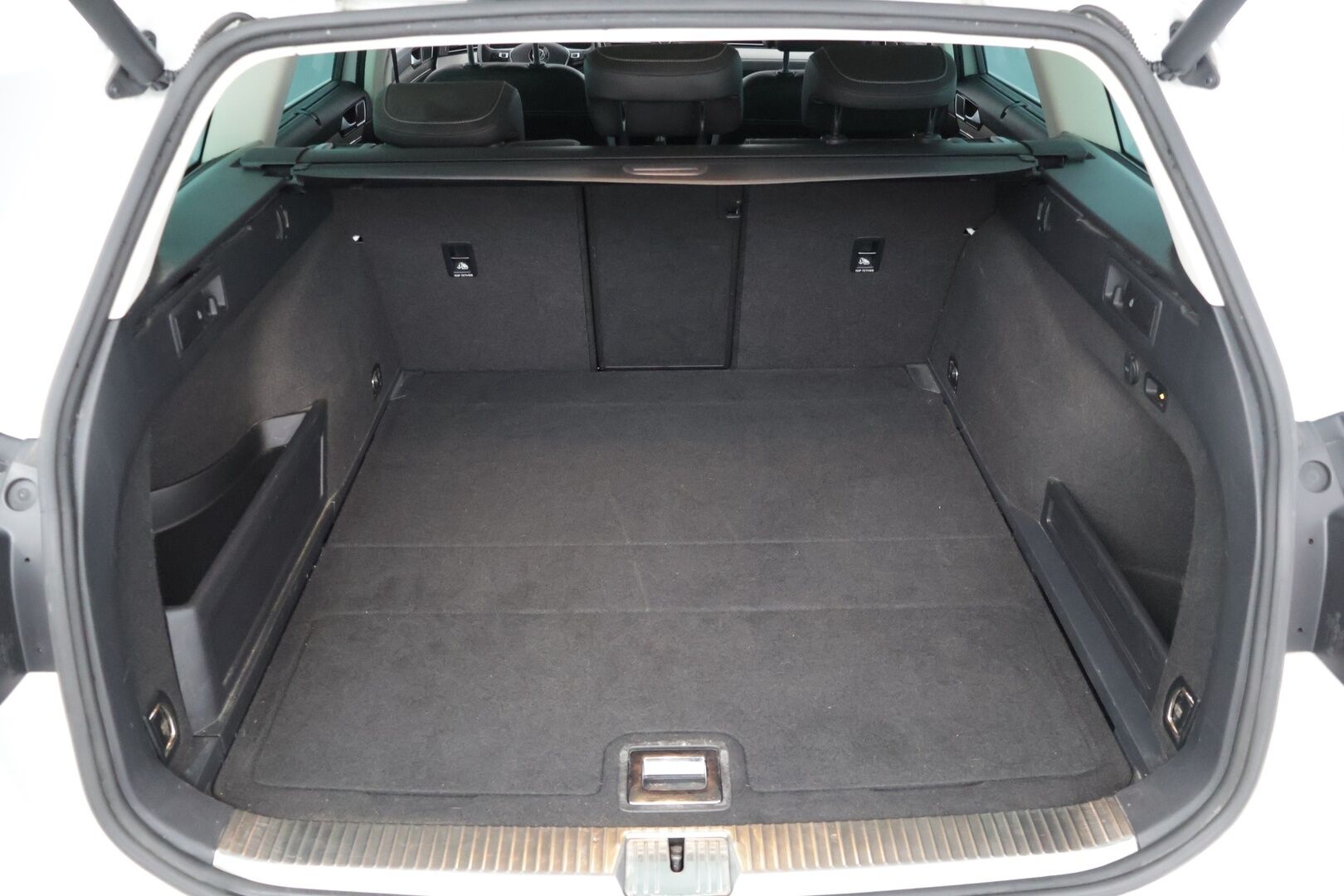 Volkswagen Passat 2017 Variant Highline 1,6 TDI 88 kW (120 hv) DSG-automaatti * Adapt.vakkari / Digimittari / Webasto / Carplay / Sähkökontti * - Suomi-auto / Jakopää tehty / Kahdet vanteet