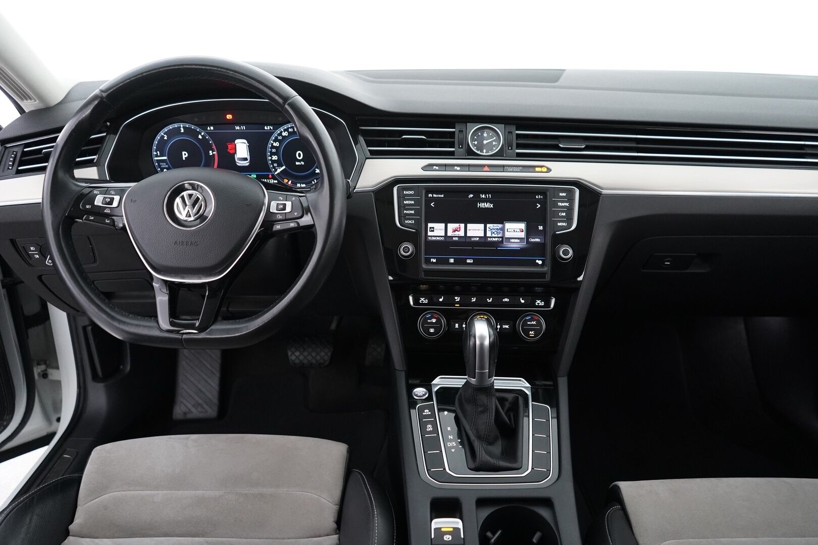 Volkswagen Passat 2017 Variant Highline 1,6 TDI 88 kW (120 hv) DSG-automaatti - ACC | Digimittaristo | Webasto | Apple Carplay | Sähkökontti | Suomi-auto | Jakopää tehty | Kahdet vanteet