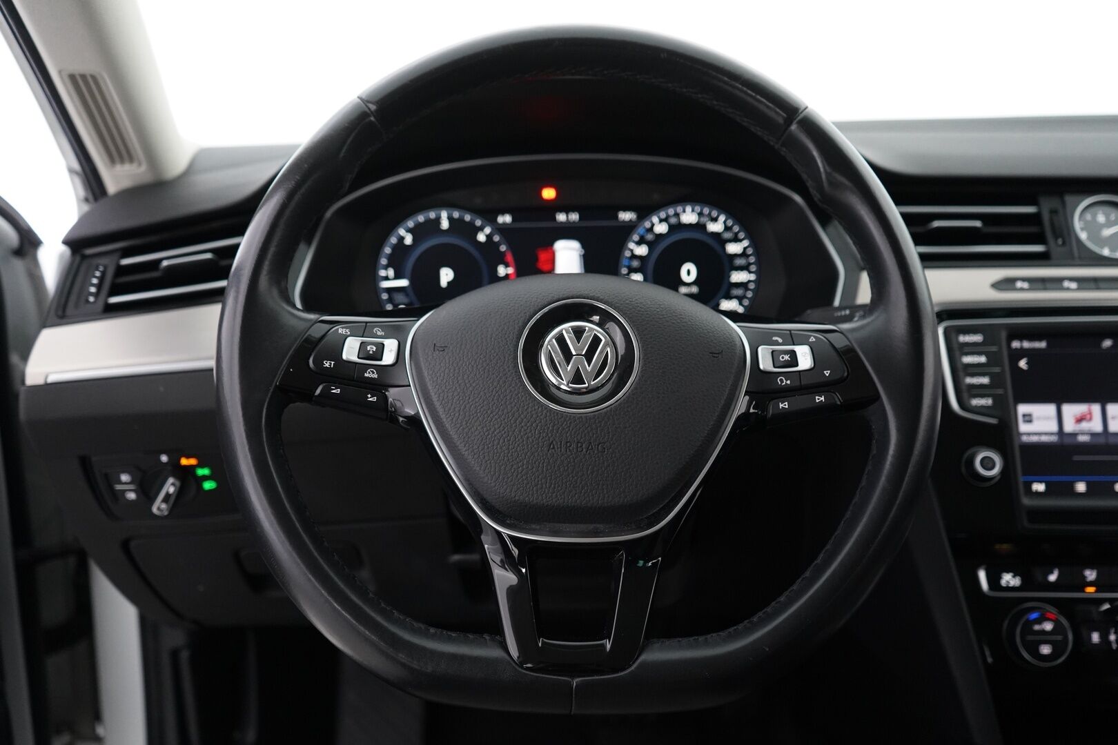 Volkswagen Passat 2017 Variant Highline 1,6 TDI 88 kW (120 hv) DSG-automaatti - ACC | Digimittaristo | Webasto | Apple Carplay | Sähkökontti | Suomi-auto | Jakopää tehty | Kahdet vanteet