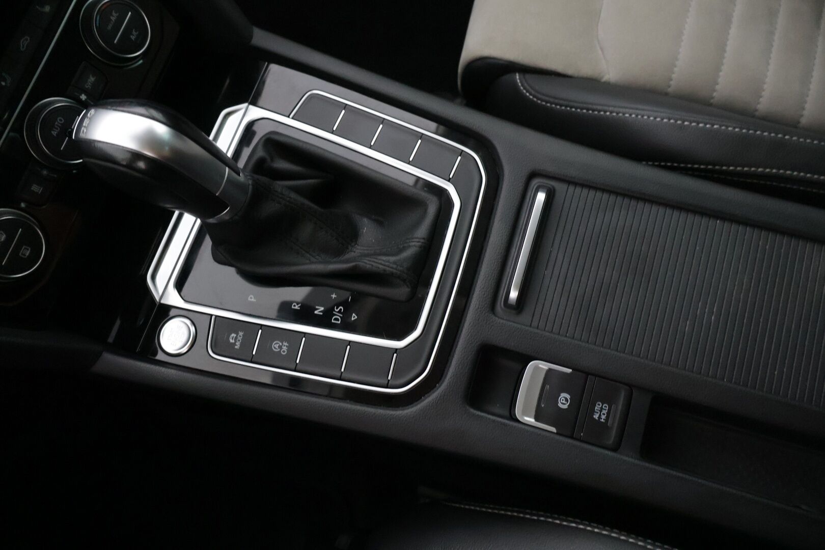 Volkswagen Passat 2017 Variant Highline 1,6 TDI 88 kW (120 hv) DSG-automaatti * Adapt.vakkari / Digimittari / Webasto / Carplay / Sähkökontti * - Suomi-auto / Jakopää tehty / Kahdet vanteet