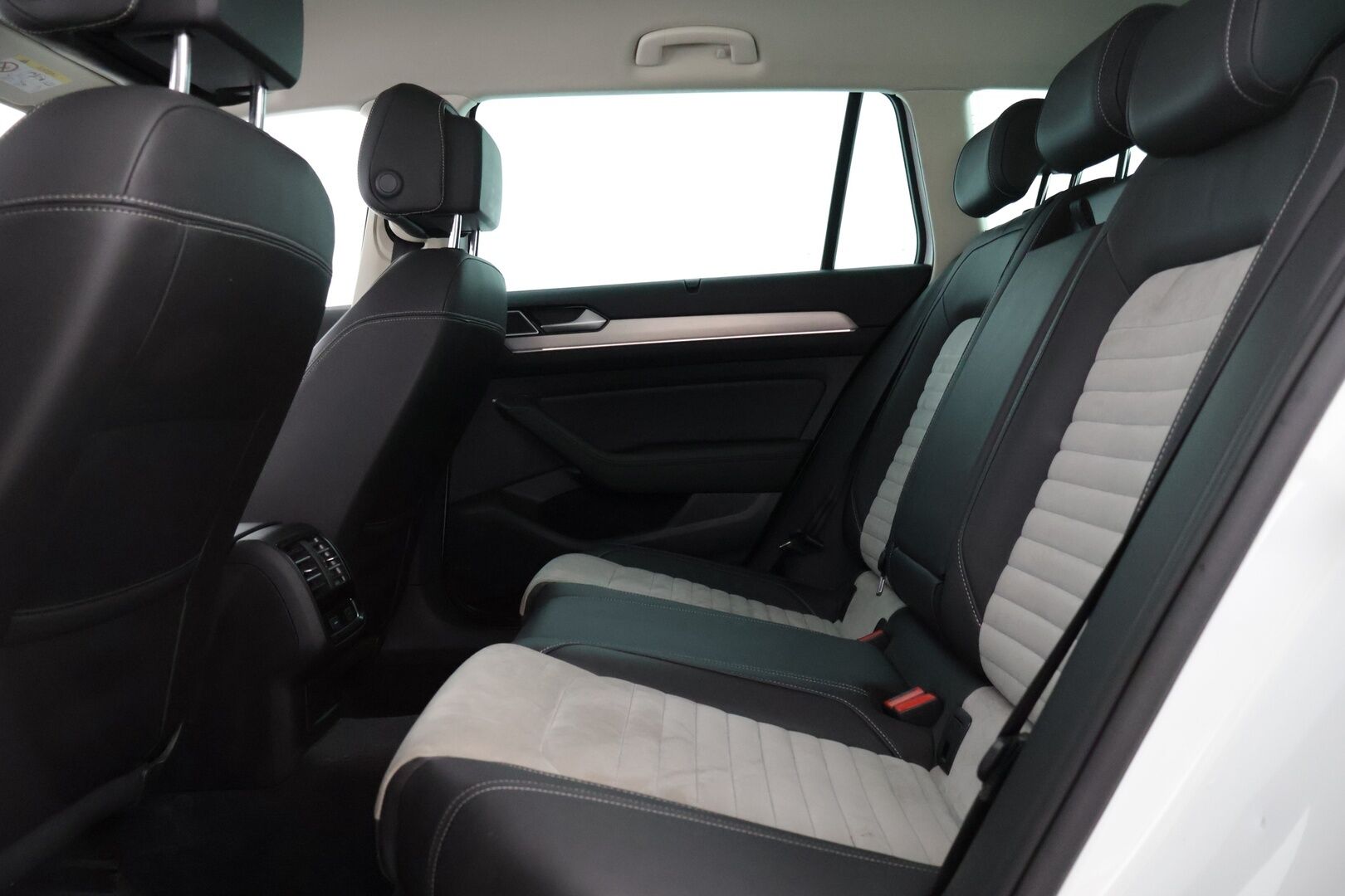 Volkswagen Passat 2017 Variant Highline 1,6 TDI 88 kW (120 hv) DSG-automaatti * Adapt.vakkari / Digimittari / Webasto / Carplay / Sähkökontti * - Suomi-auto / Jakopää tehty / Kahdet vanteet