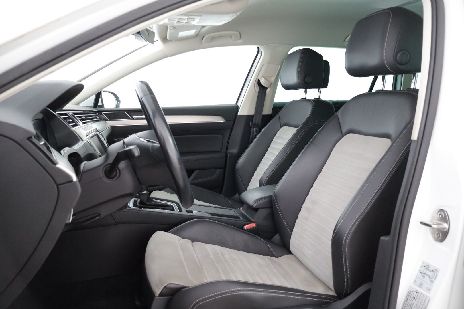 Volkswagen Passat 2017 Variant Highline 1,6 TDI 88 kW (120 hv) DSG-automaatti * Adapt.vakkari / Digimittari / Webasto / Carplay / Sähkökontti * - Suomi-auto / Jakopää tehty / Kahdet vanteet