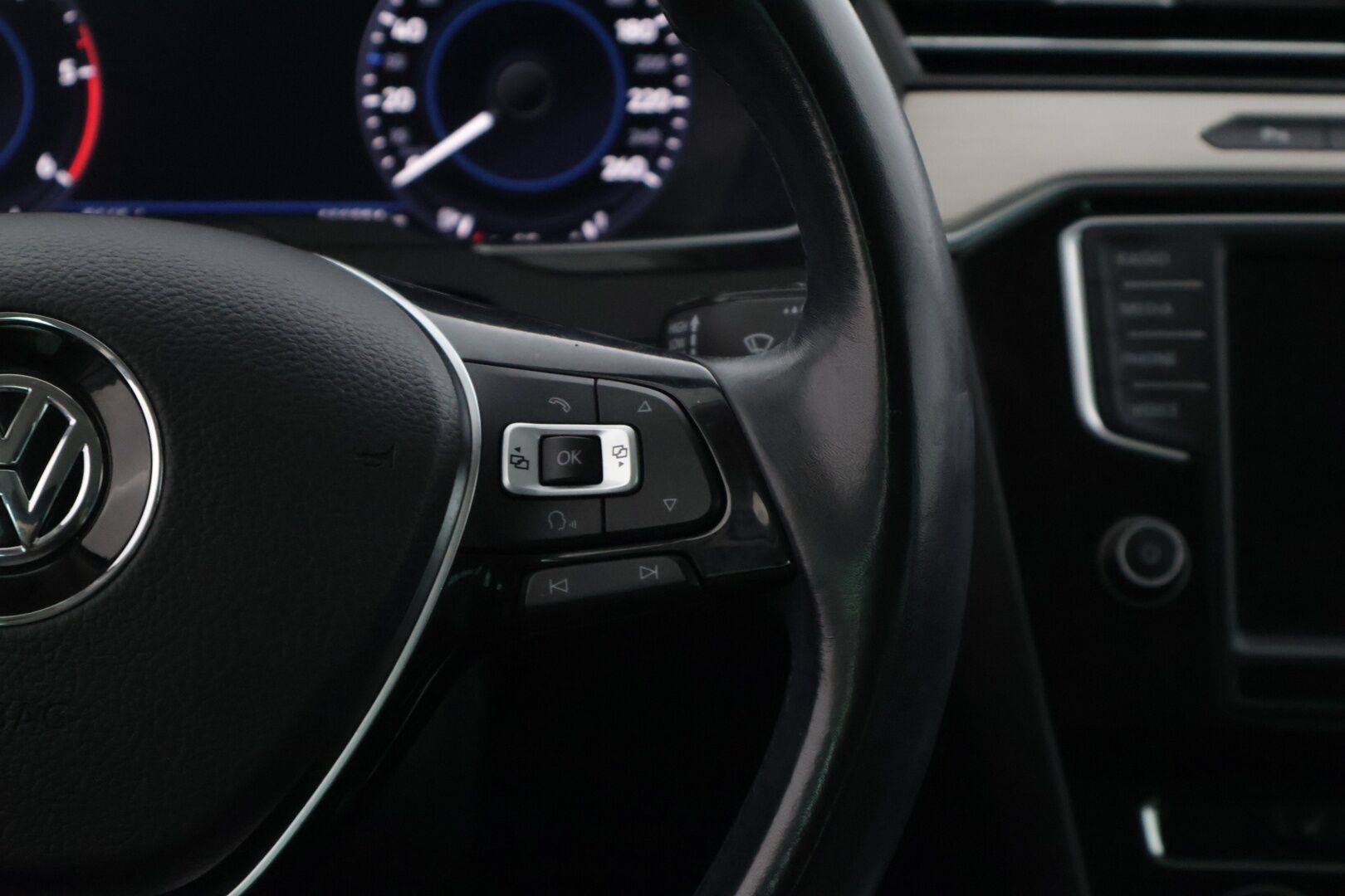 Volkswagen Passat 2017 Variant Highline 1,6 TDI 88 kW (120 hv) DSG-automaatti * Adapt.vakkari / Digimittari / Webasto / Carplay / Sähkökontti * - Suomi-auto / Jakopää tehty / Kahdet vanteet