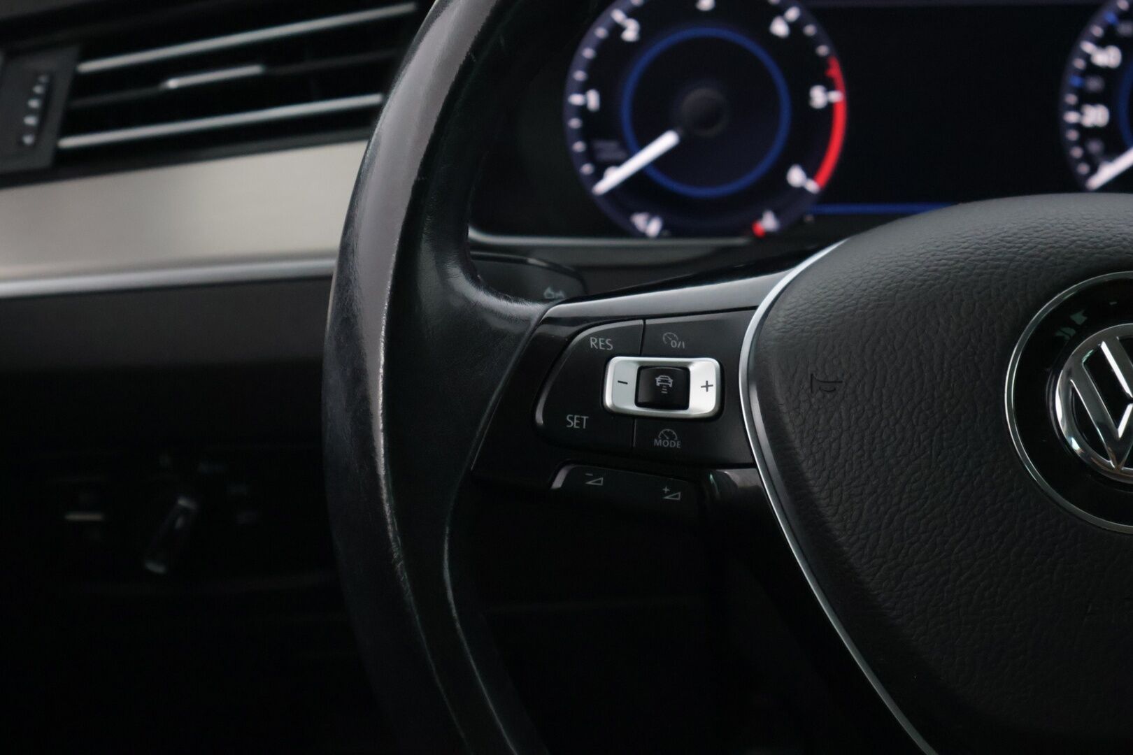 Volkswagen Passat 2017 Variant Highline 1,6 TDI 88 kW (120 hv) DSG-automaatti * Adapt.vakkari / Digimittari / Webasto / Carplay / Sähkökontti * - Suomi-auto / Jakopää tehty / Kahdet vanteet