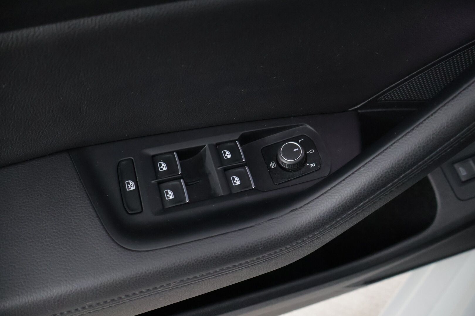 Volkswagen Passat 2017 Variant Highline 1,6 TDI 88 kW (120 hv) DSG-automaatti * Adapt.vakkari / Digimittari / Webasto / Carplay / Sähkökontti * - Suomi-auto / Jakopää tehty / Kahdet vanteet