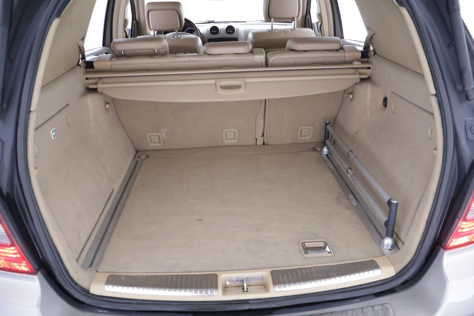 Mercedes-Benz ML 2007 320 CDI 4MATIC - YritysOutlet - Myydään vain yrityksille - | AMG Sport | Airmatic + ADS | Distronic (ACC) | Koukku | Keyless Go | Tuuletetut nahat | Multicontour | H/K | P.kamera | Bi Xenon | Muistipenkit |