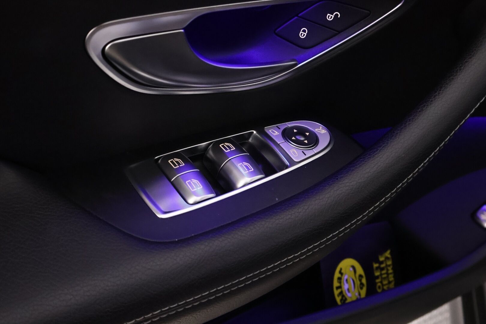 Mercedes-Benz E 2017 220 d A Coupé - Nahkasisusta / Multibeam-LED / 360-Kamera / Navi / Lohko & Sisäpistoke / Vakkari / Kahdet renkaat aluvantein | Upea Mattaväri!
