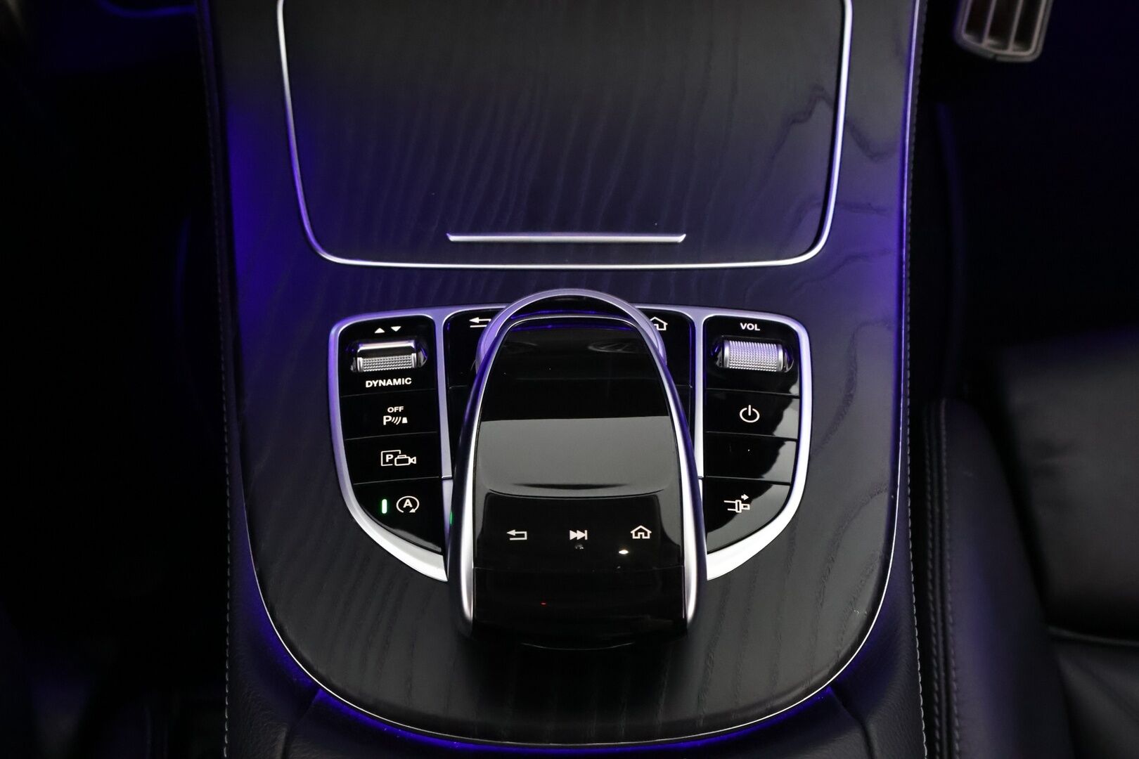 Mercedes-Benz E 2017 220 d A Coupé - Nahkasisusta / Multibeam-LED / 360-Kamera / Navi / Lohko & Sisäpistoke / Vakkari / Kahdet renkaat aluvantein | Upea Mattaväri!