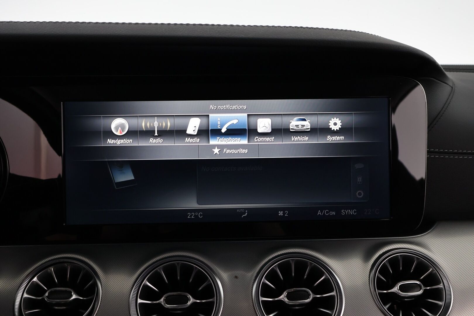 Mercedes-Benz E 2017 220 d A Coupé - Nahkasisusta / Multibeam-LED / 360-Kamera / Navi / Lohko & Sisäpistoke / Vakkari / Kahdet renkaat aluvantein | Upea Mattaväri!