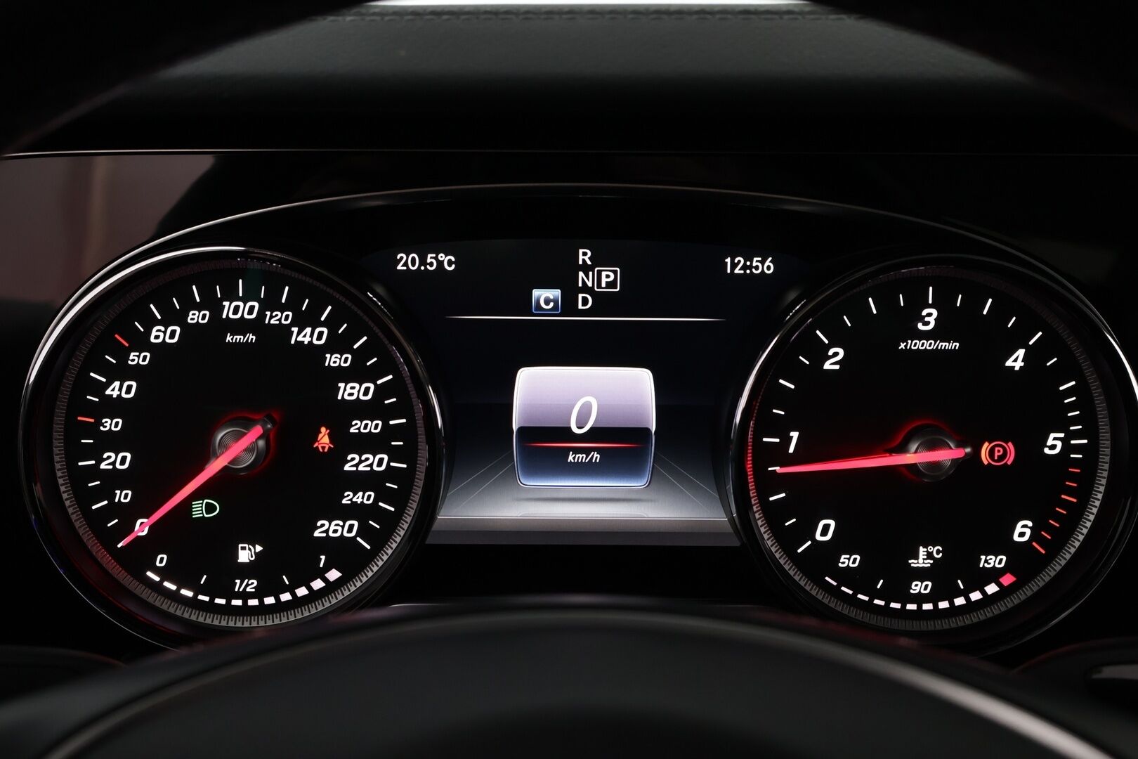 Mercedes-Benz E 2017 220 d A Coupé - Nahkasisusta / Multibeam-LED / 360-Kamera / Navi / Lohko & Sisäpistoke / Vakkari / Kahdet renkaat aluvantein | Upea Mattaväri!
