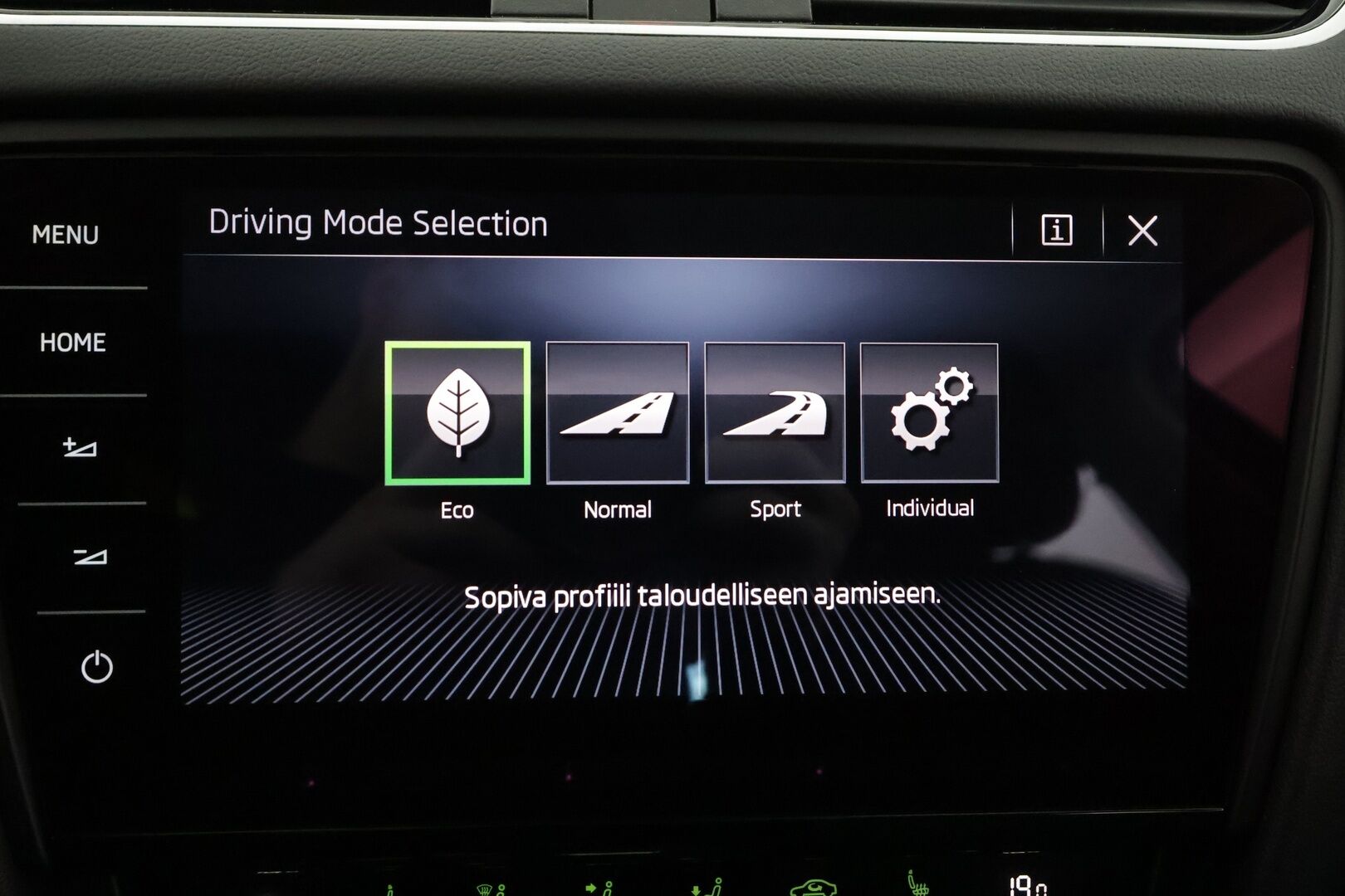 Skoda Octavia 2018 1,4 TSI Style Autom. * Vakkari / Webasto / P.tutkat / Keyless / LED / Apple&Android / Navi* - Suomi-auto / Kahdet Renkaat - HULLUT AVAJAISHULINAT KORKOTARJOUS 3,29 %