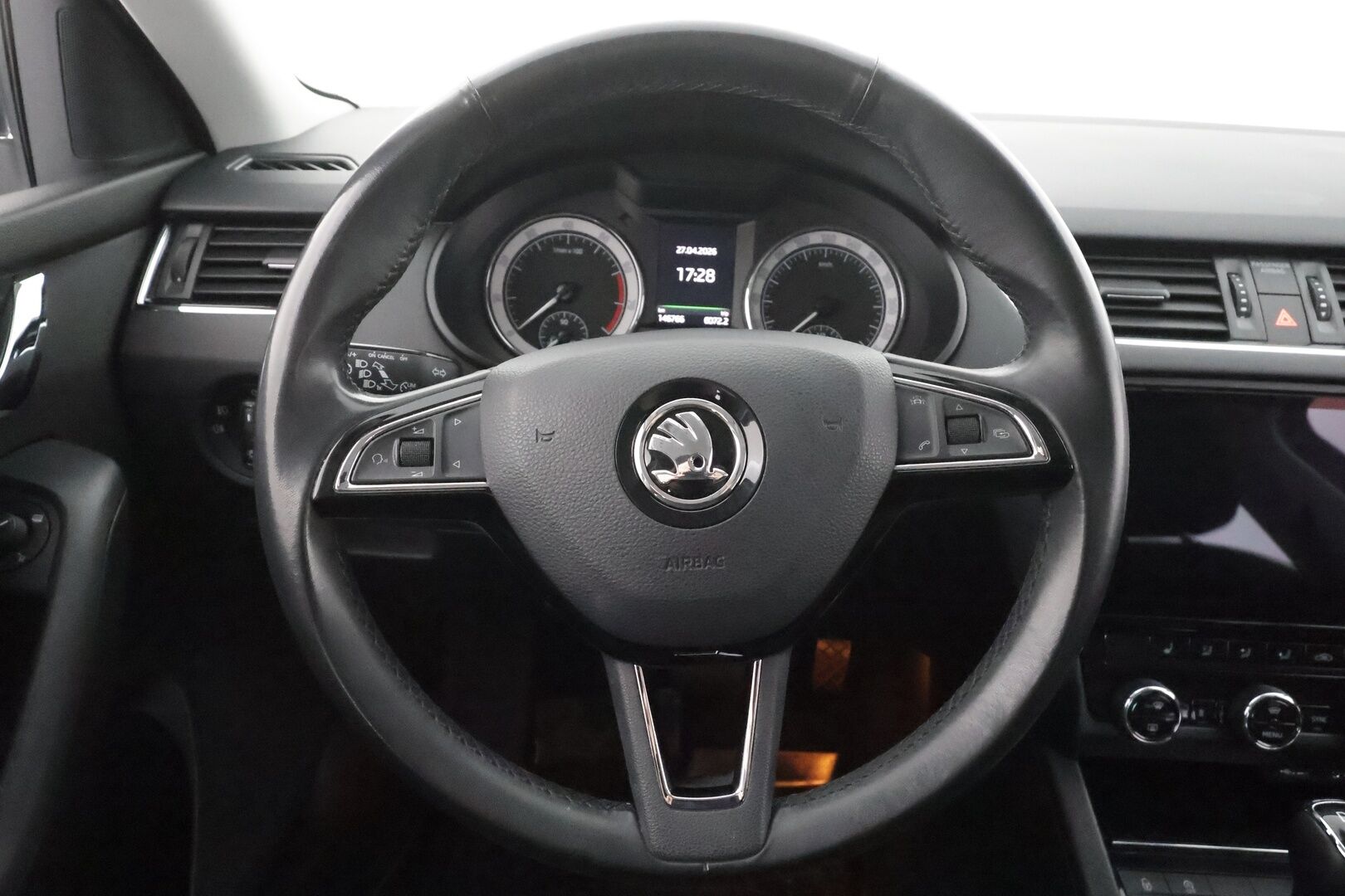 Skoda Octavia 2018 1,4 TSI Style Autom. * Vakkari / Webasto / P.tutkat / Keyless / LED / Apple&Android / Navi* - Suomi-auto / Kahdet Renkaat - HULLUT AVAJAISHULINAT KORKOTARJOUS 3,29 %