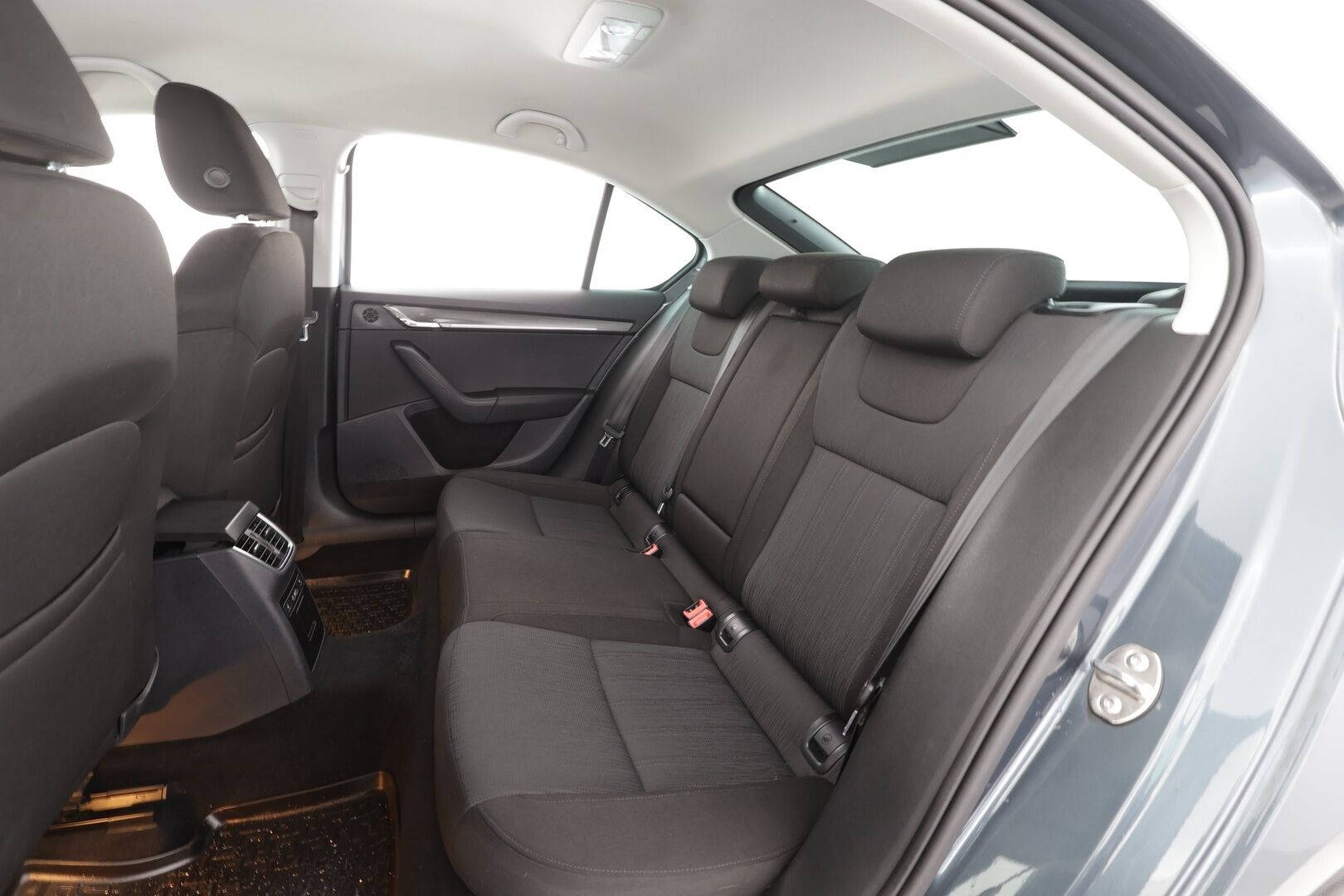 Skoda Octavia 2018 1,4 TSI Style Autom. * Vakkari / Webasto / P.tutkat / Keyless / LED / Apple&Android / Navi* - Suomi-auto / Kahdet Renkaat - HULLUT AVAJAISHULINAT KORKOTARJOUS 3,29 %