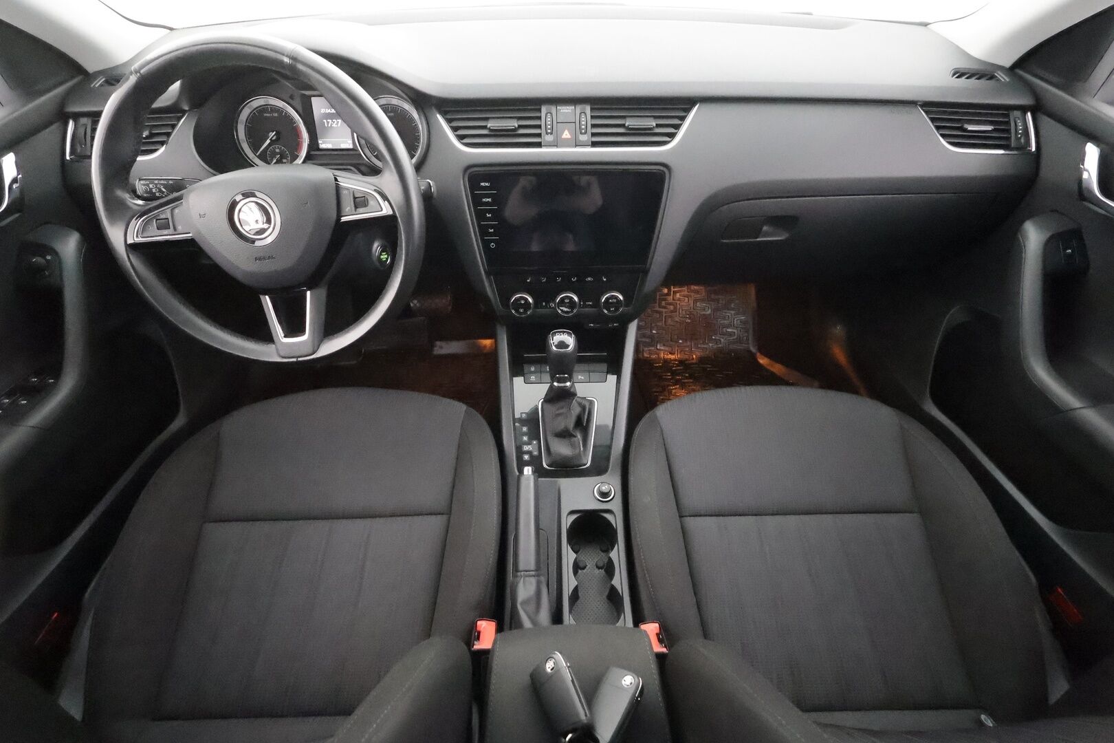 Skoda Octavia 2018 1,4 TSI Style Autom. * Vakkari / Webasto / P.tutkat / Keyless / LED / Apple&Android / Navi* - Suomi-auto / Kahdet Renkaat - HULLUT AVAJAISHULINAT KORKOTARJOUS 3,29 %