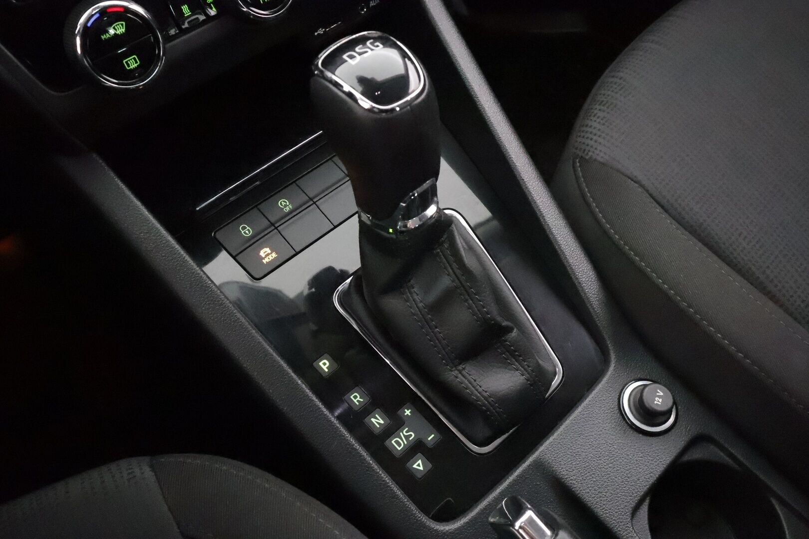 Skoda Octavia 2018 1,4 TSI Style Autom. * Vakkari / Webasto / P.tutkat / Keyless / LED / Apple&Android / Navi* - Suomi-auto / Kahdet Renkaat - HULLUT AVAJAISHULINAT KORKOTARJOUS 3,29 %