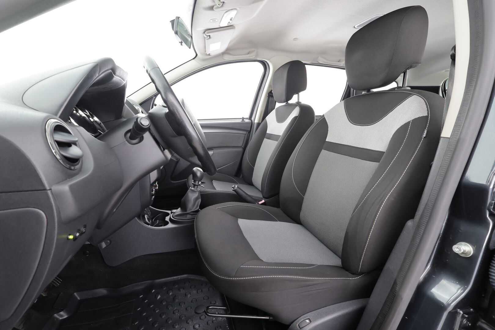 Dacia Duster 2017 TCe 125 S&S 4x4 Laureate - | Pa-Lisälämmitin | Koukku | Vakkari | BT | 2WD/Auto/Lock vetotavat | Penkinlämmittimet | Ilmastointi | Huoltokirja | 2x renkaat aluin | Suomiauto |