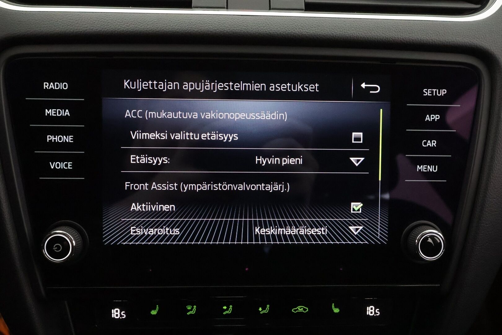 Skoda Octavia 2018 Combi 1,4 TSI Style DSG * ACC / Webasto / LED / P.kamera / Sähköluukku / Keyless / Ratinlämmitin * - Suomi-auto / Kahdet renkaat aluvanteilla / Merkkihuollettu / Juuri katsastettu - HULLUT AVAJAISHULINAT KORKOTARJOUS 3,29 %