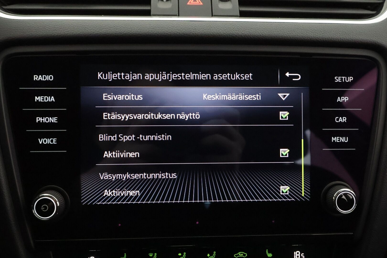 Skoda Octavia 2018 Combi 1,4 TSI Style DSG * ACC / Webasto / LED / P.kamera / Sähköluukku / Keyless / Ratinlämmitin * - Suomi-auto / Kahdet renkaat aluvanteilla / Merkkihuollettu / Juuri katsastettu - HULLUT AVAJAISHULINAT KORKOTARJOUS 3,29 %