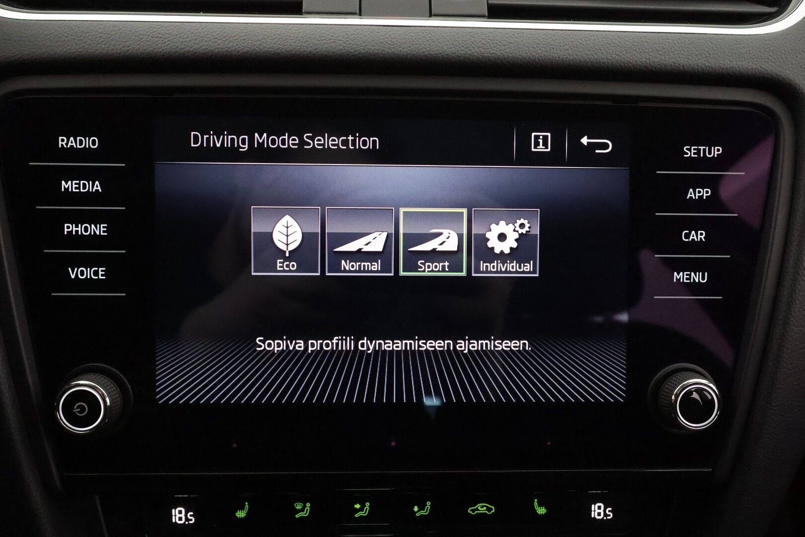 Skoda Octavia 2018 Combi 1,4 TSI Style DSG * ACC / Webasto / LED / P.kamera / Sähköluukku / Keyless / Ratinlämmitin * - Suomi-auto / Kahdet renkaat aluvanteilla / Merkkihuollettu / Juuri katsastettu - HULLUT AVAJAISHULINAT KORKOTARJOUS 3,29 %