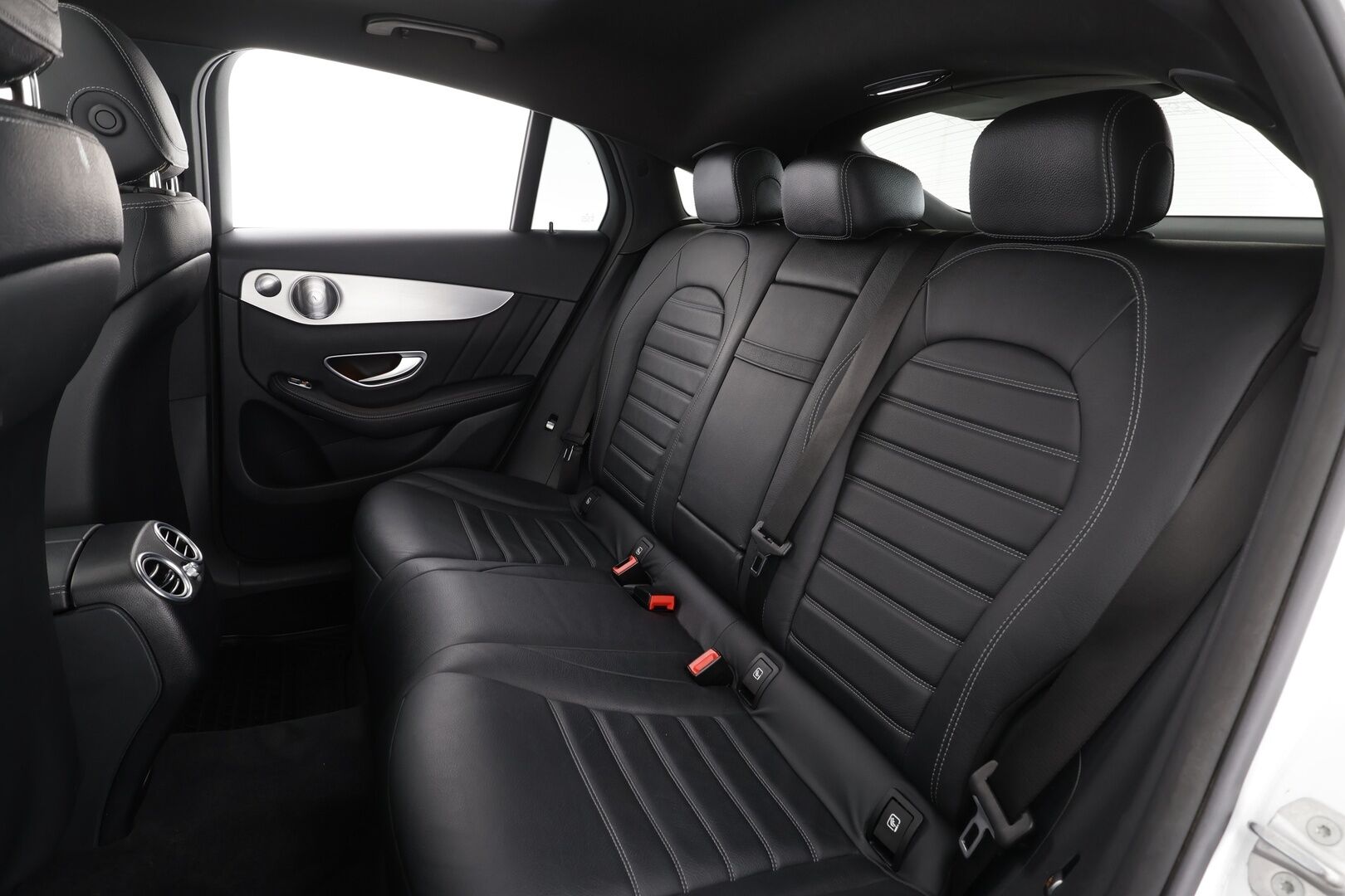 Mercedes-Benz GLC 2017 250 d Coupé 4Matic A Premium Business AMG * Burmester / Webasto / Koukku / ILS-LED / P.kamera / Sportnahat / Navi * - Lasikattoluukku / Suomi-auto / Kahdet renkaat