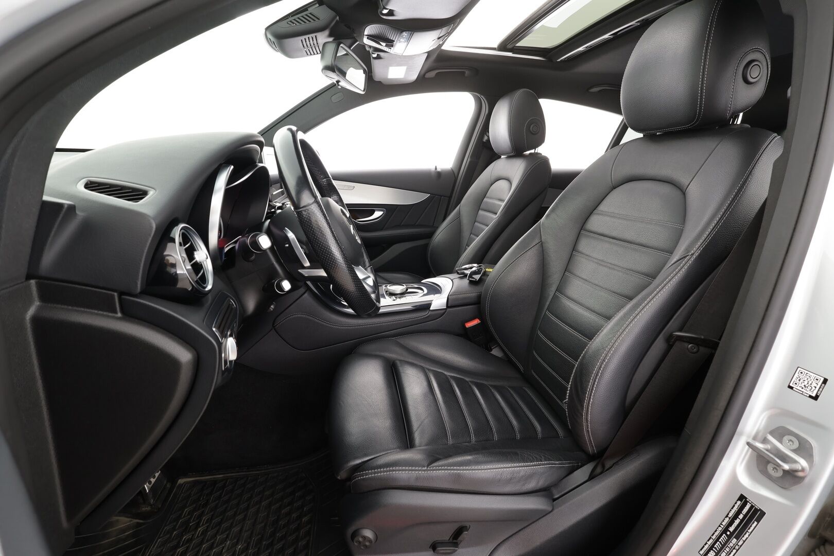 Mercedes-Benz GLC 2017 250 d Coupé 4Matic A Premium Business AMG * Burmester / Webasto / Koukku / ILS-LED / P.kamera / Sportnahat / Navi * - Lasikattoluukku / Suomi-auto / Kahdet renkaat