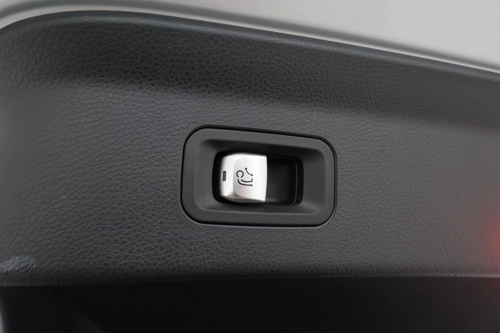 Mercedes-Benz GLC 2017 250 d Coupé 4Matic A Premium Business AMG * Burmester / Webasto / Koukku / ILS-LED / P.kamera / Sportnahat / Navi * - Lasikattoluukku / Suomi-auto / Kahdet renkaat