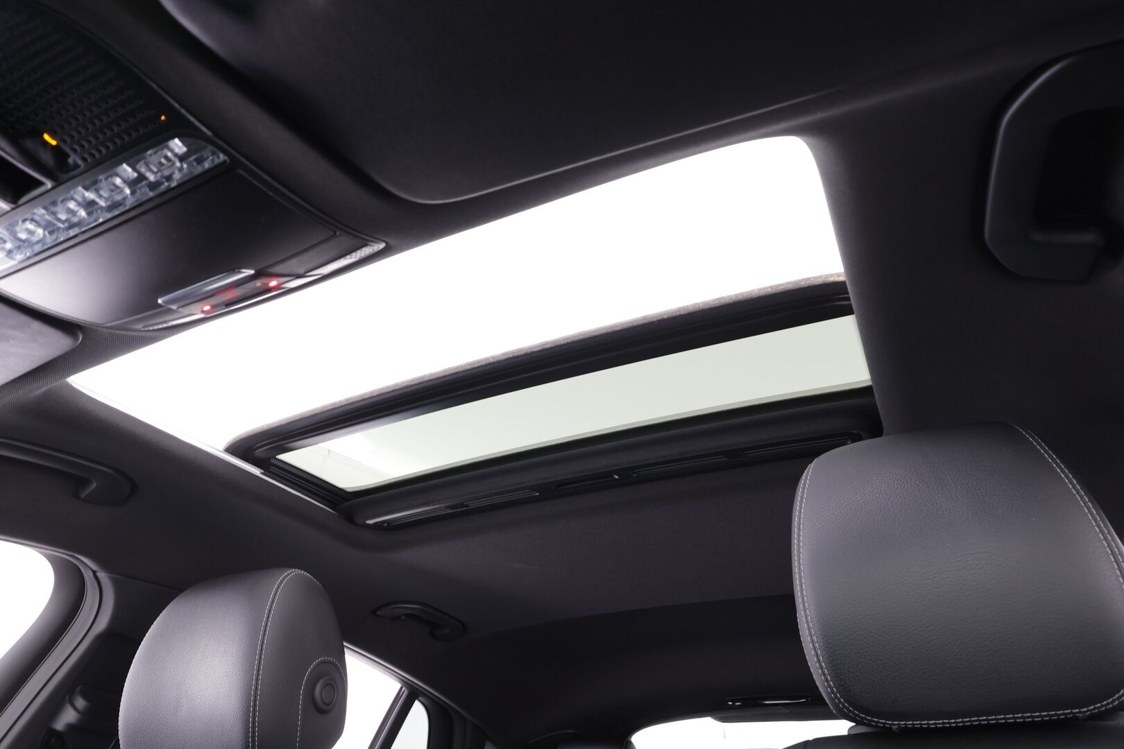 Mercedes-Benz GLC 2017 250 d Coupé 4Matic A Premium Business AMG * Burmester / Webasto / Koukku / ILS-LED / P.kamera / Sportnahat / Navi * - Lasikattoluukku / Suomi-auto / Kahdet renkaat