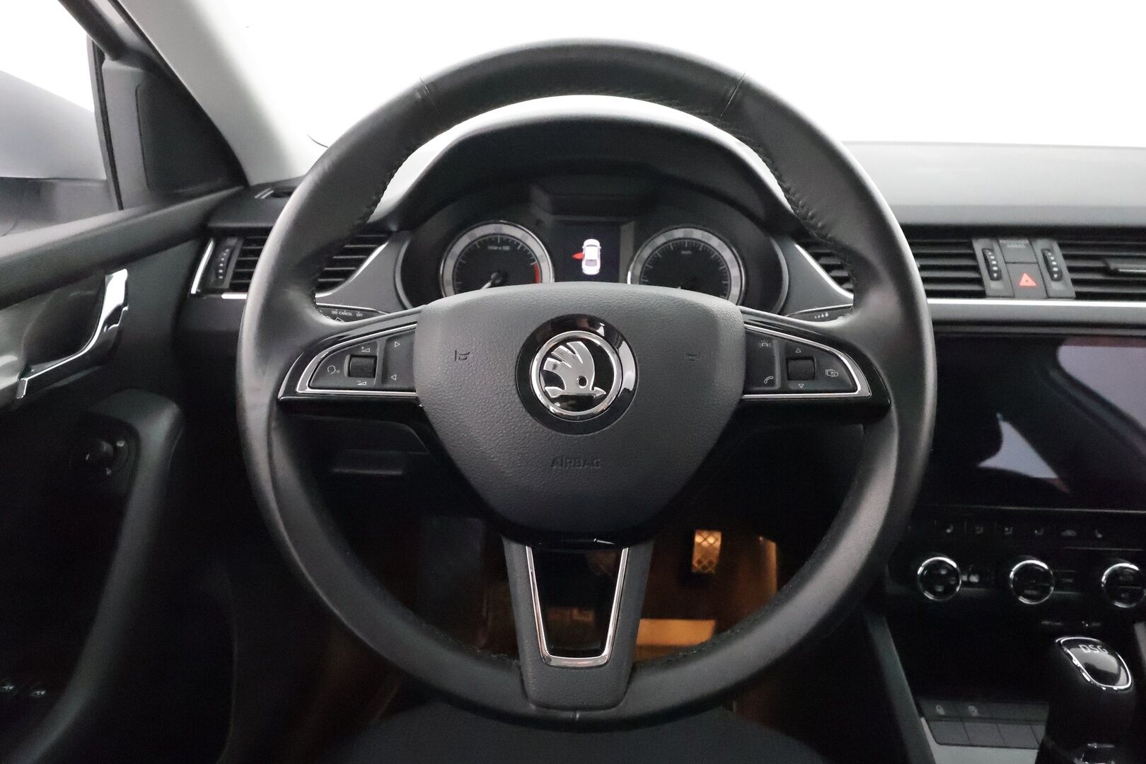 Skoda Octavia 2018 1,0 TSI Style DSG Autom. **Webasto / Koukku / LED-valot / P.Tutkat / Apple&Android / KeylessGO / 2x Renkaat**