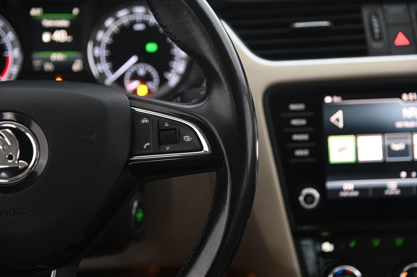 Skoda Octavia 2017 Combi 2,0 TDI 184 4x4 Style DSG Autom. - Adapt vakkari | Blis | Avaimeton kulku | Webasto | P*kamera | Lämmitettävä tuulilasi | Smartlink | 2.Om | Suomi-auto