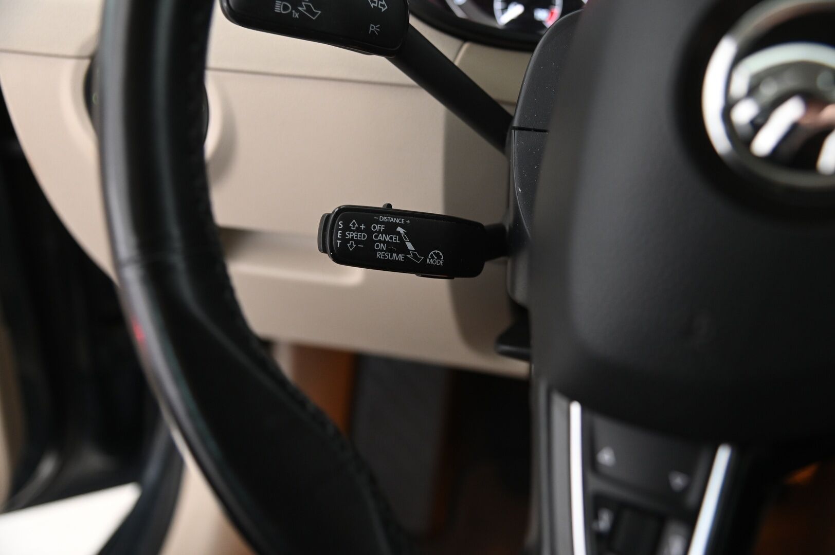 Skoda Octavia 2017 Combi 2,0 TDI 184 4x4 Style DSG Autom. - Adapt vakkari | Blis | Avaimeton kulku | Webasto | P*kamera | Lämmitettävä tuulilasi | Smartlink | 2.Om | Suomi-auto