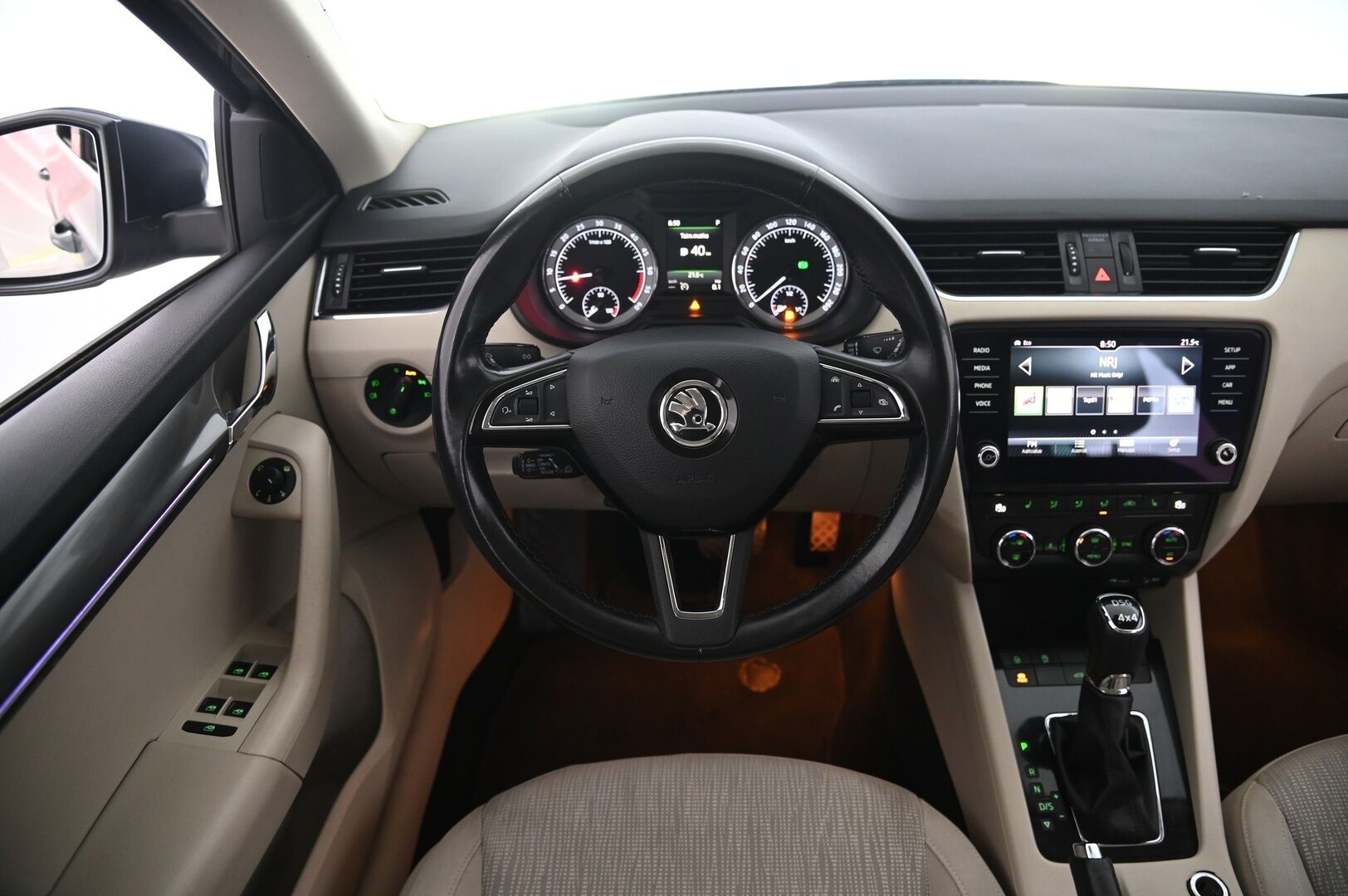 Skoda Octavia 2017 Combi 2,0 TDI 184 4x4 Style DSG Autom. - Adapt vakkari | Blis | Avaimeton kulku | Webasto | P*kamera | Lämmitettävä tuulilasi | Smartlink | 2.Om | Suomi-auto