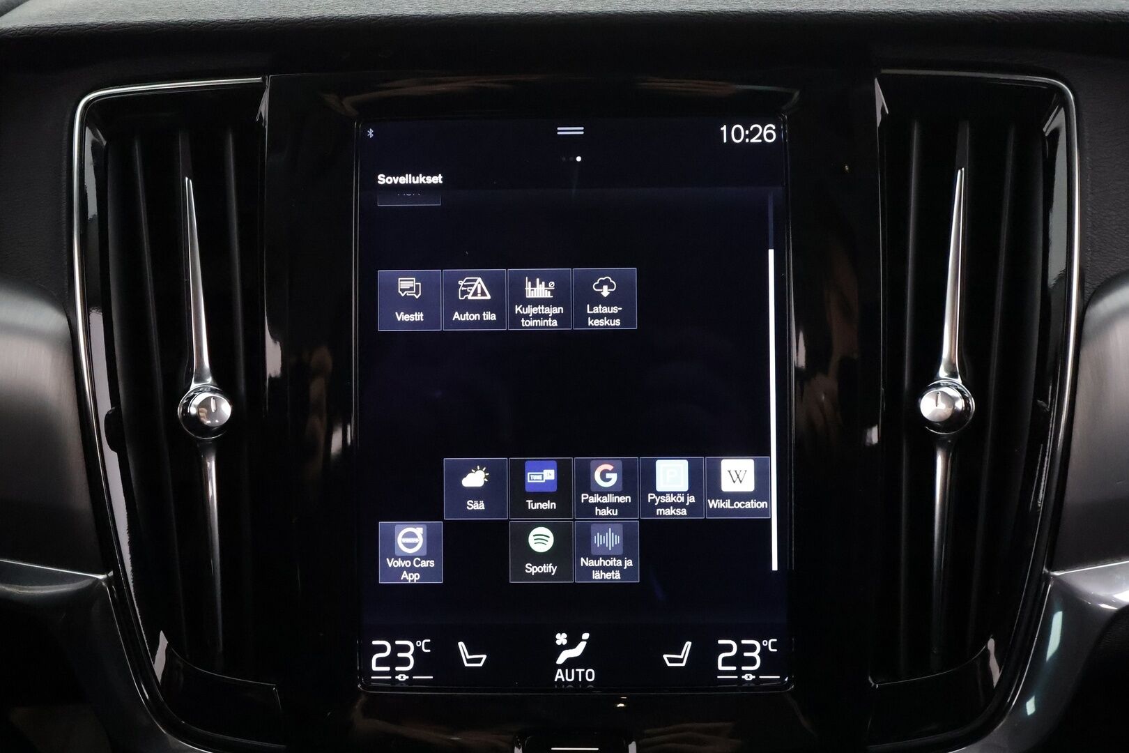 Volvo V90 2017 D3 Momentum aut * ACC / HUD / P.tutka / LED / Navi / Koukku / Webasto / KeylessGo * - Suomi-auto / Kahdet renkaat aluvanteilla / Merkkihuollettu - HULLU BLACKWEEK KORKOTARJOUS 2,49%