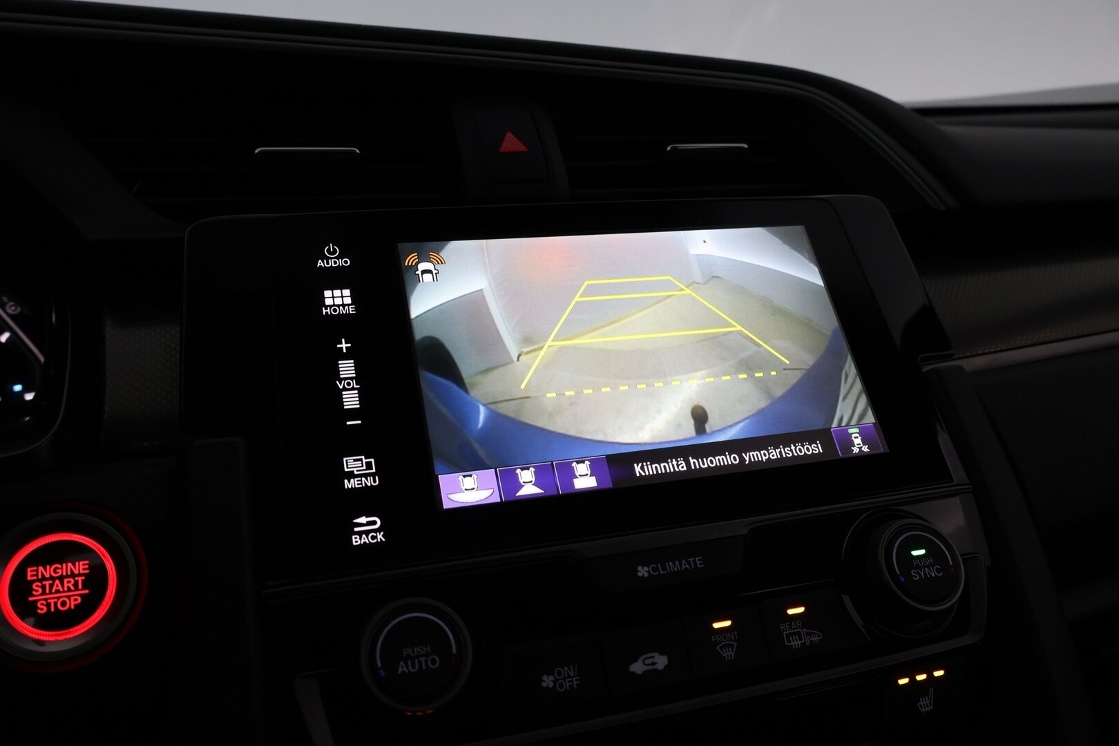 Honda Civic 2017 HB 129 hv Sport Premium - Adapt.Vakkari / BLIS / P.Kamera / Kattoluukku / Vetokoukku / Keyless / Navi / Suomiauto