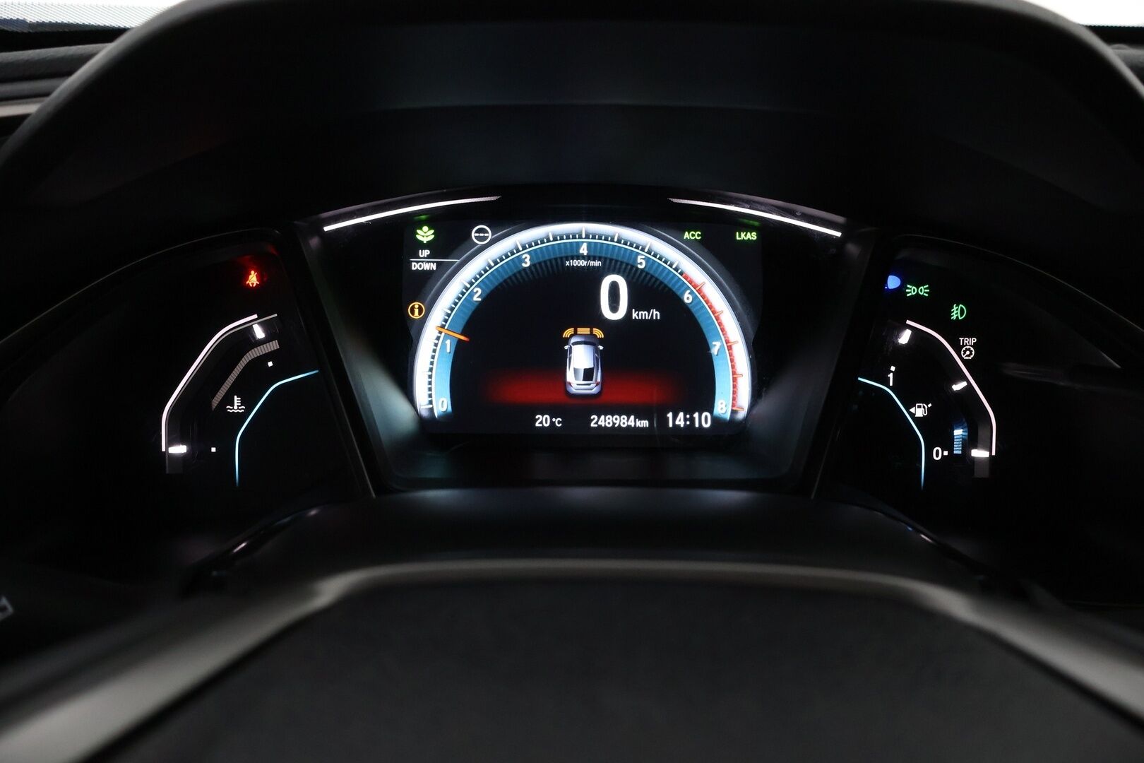 Honda Civic 2017 HB 129 hv Sport Premium - Adapt.Vakkari / BLIS / P.Kamera / Kattoluukku / Vetokoukku / Keyless / Navi / Suomiauto