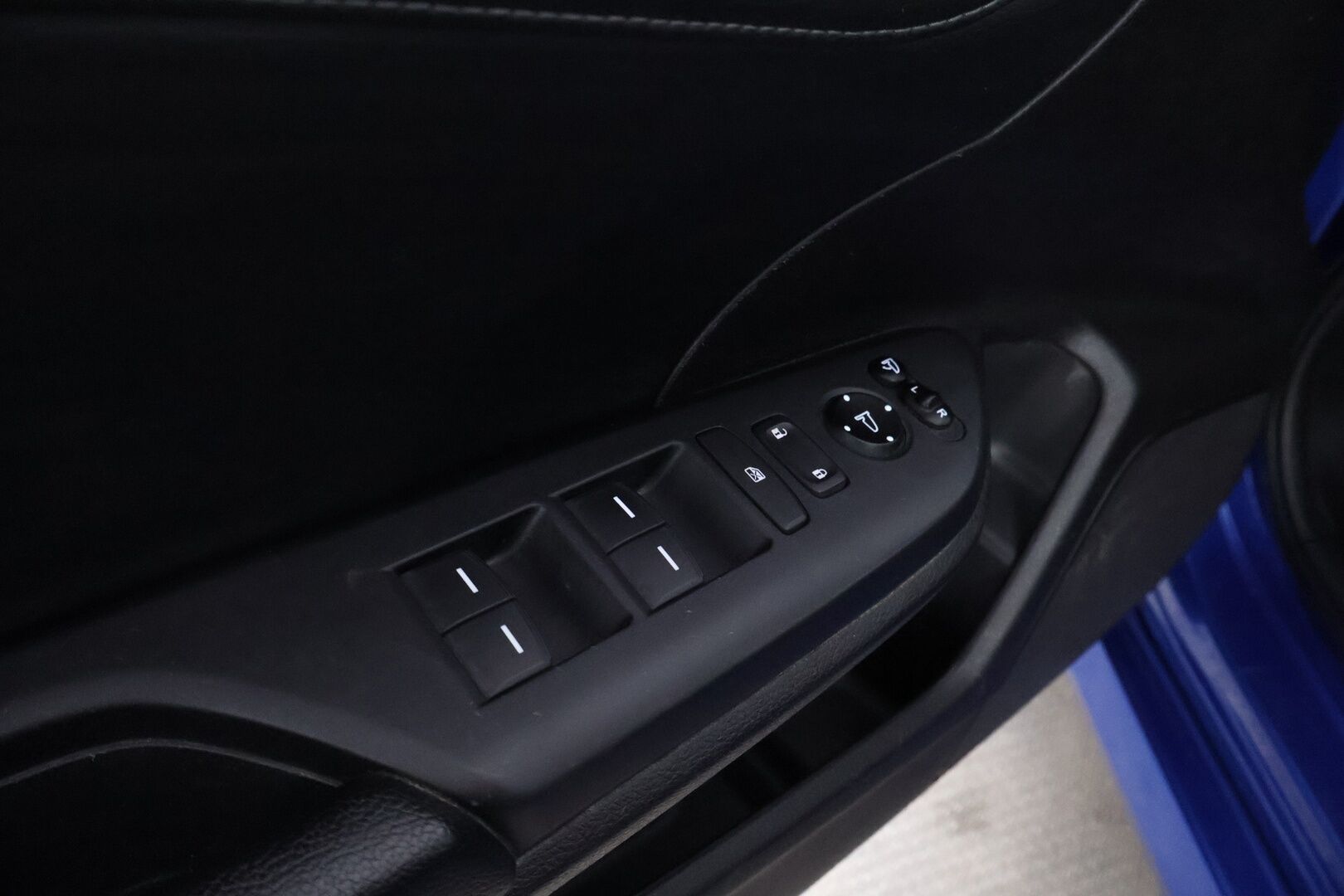 Honda Civic 2017 HB 129 hv Sport Premium - Adapt.Vakkari / BLIS / P.Kamera / Kattoluukku / Vetokoukku / Keyless / Navi / Suomiauto