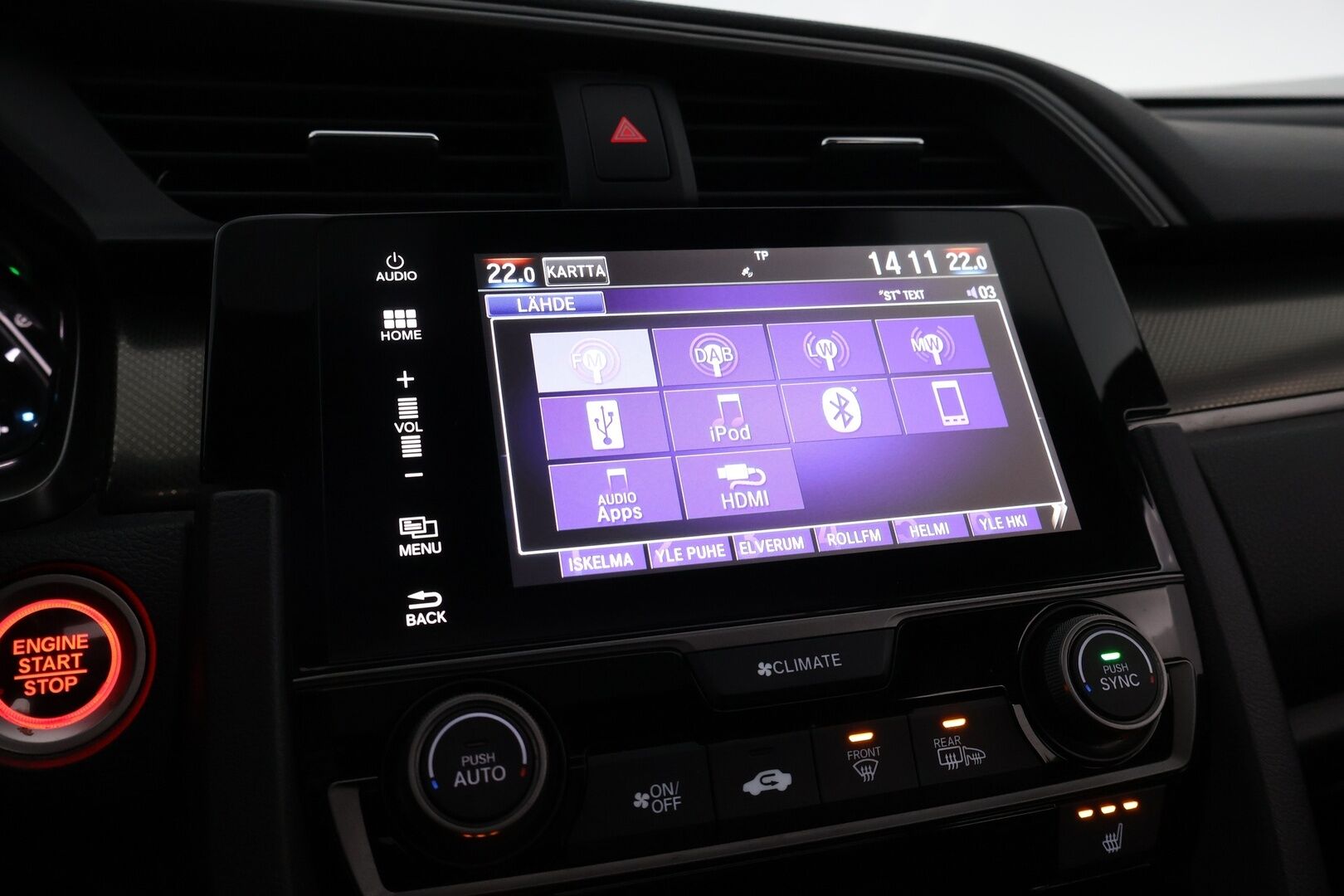 Honda Civic 2017 HB 129 hv Sport Premium - Adapt.Vakkari / BLIS / P.Kamera / Kattoluukku / Vetokoukku / Keyless / Navi / Suomiauto